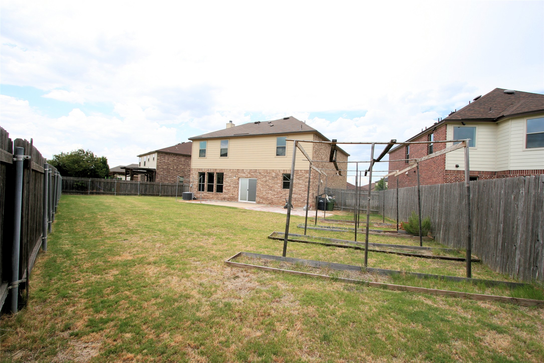 main property photo 20