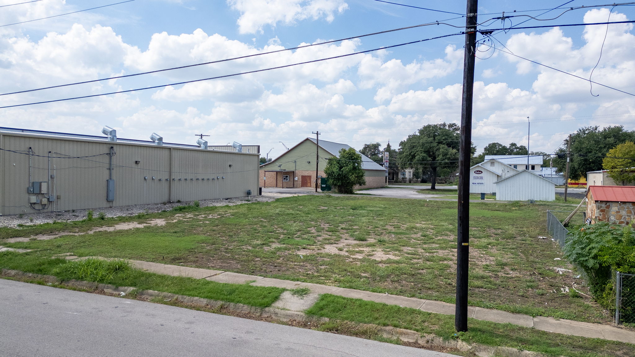 main property photo 3