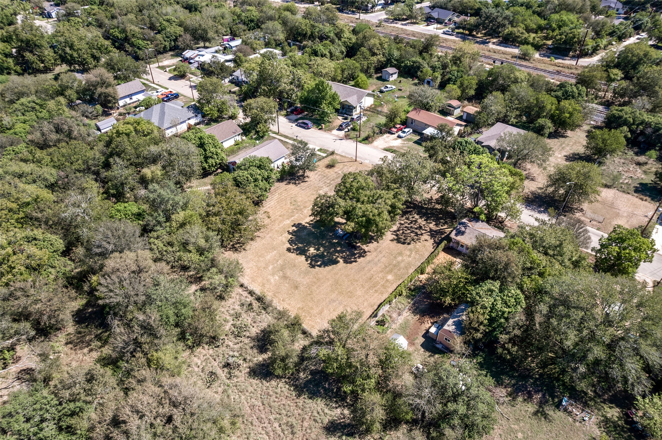 main property photo 11
