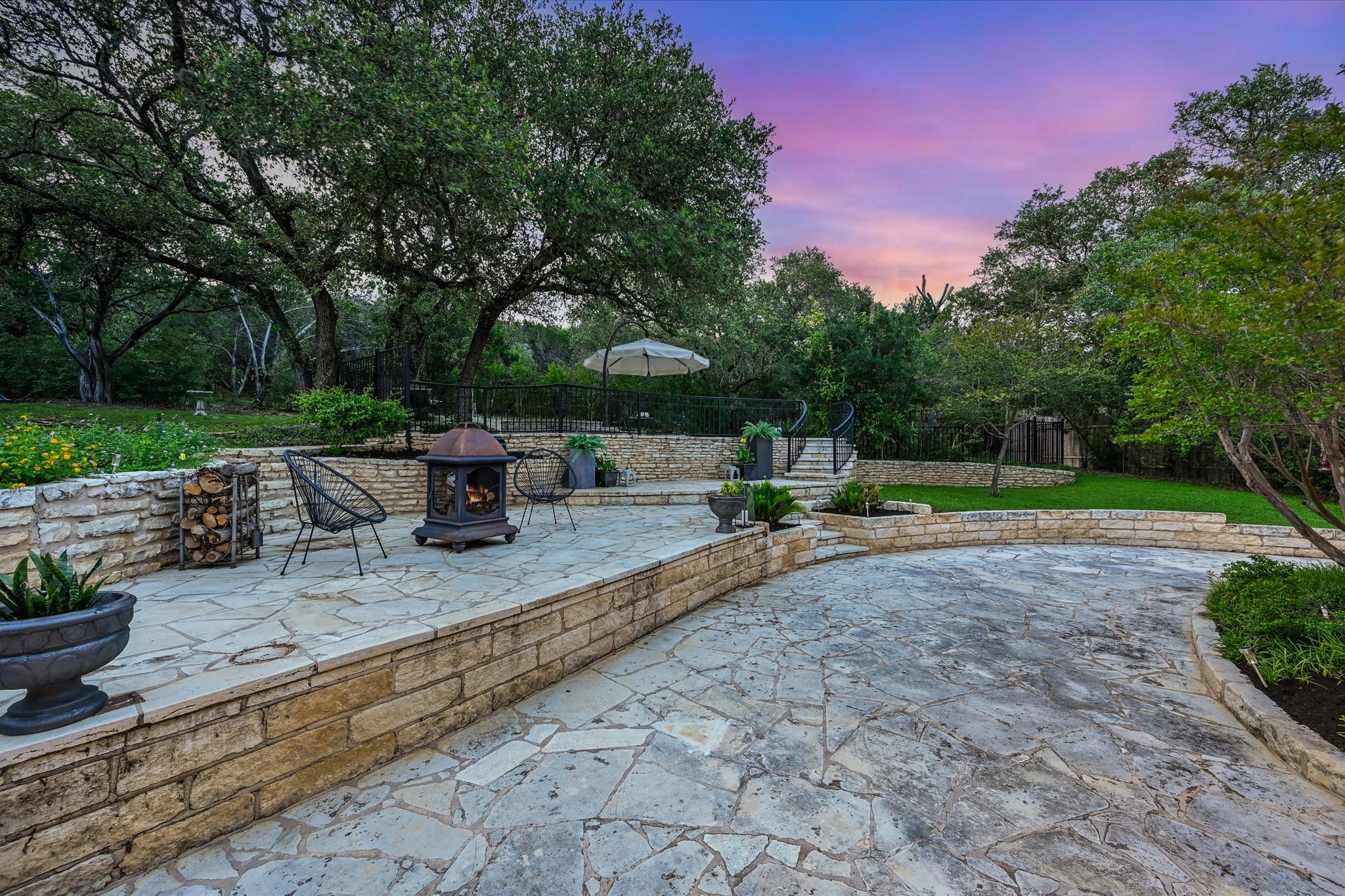 main property photo 28