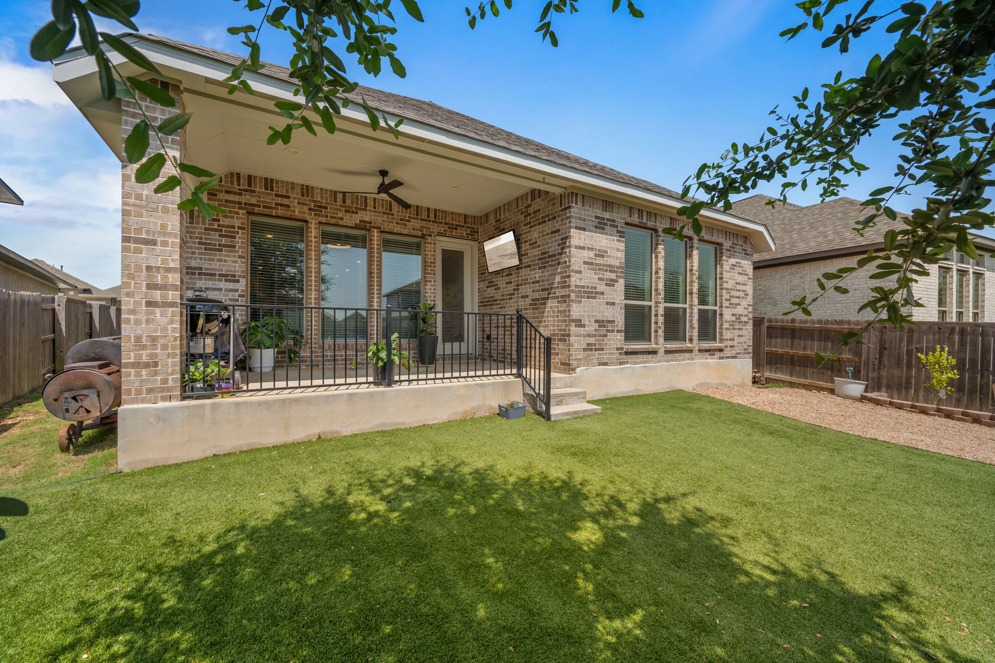 main property photo 27