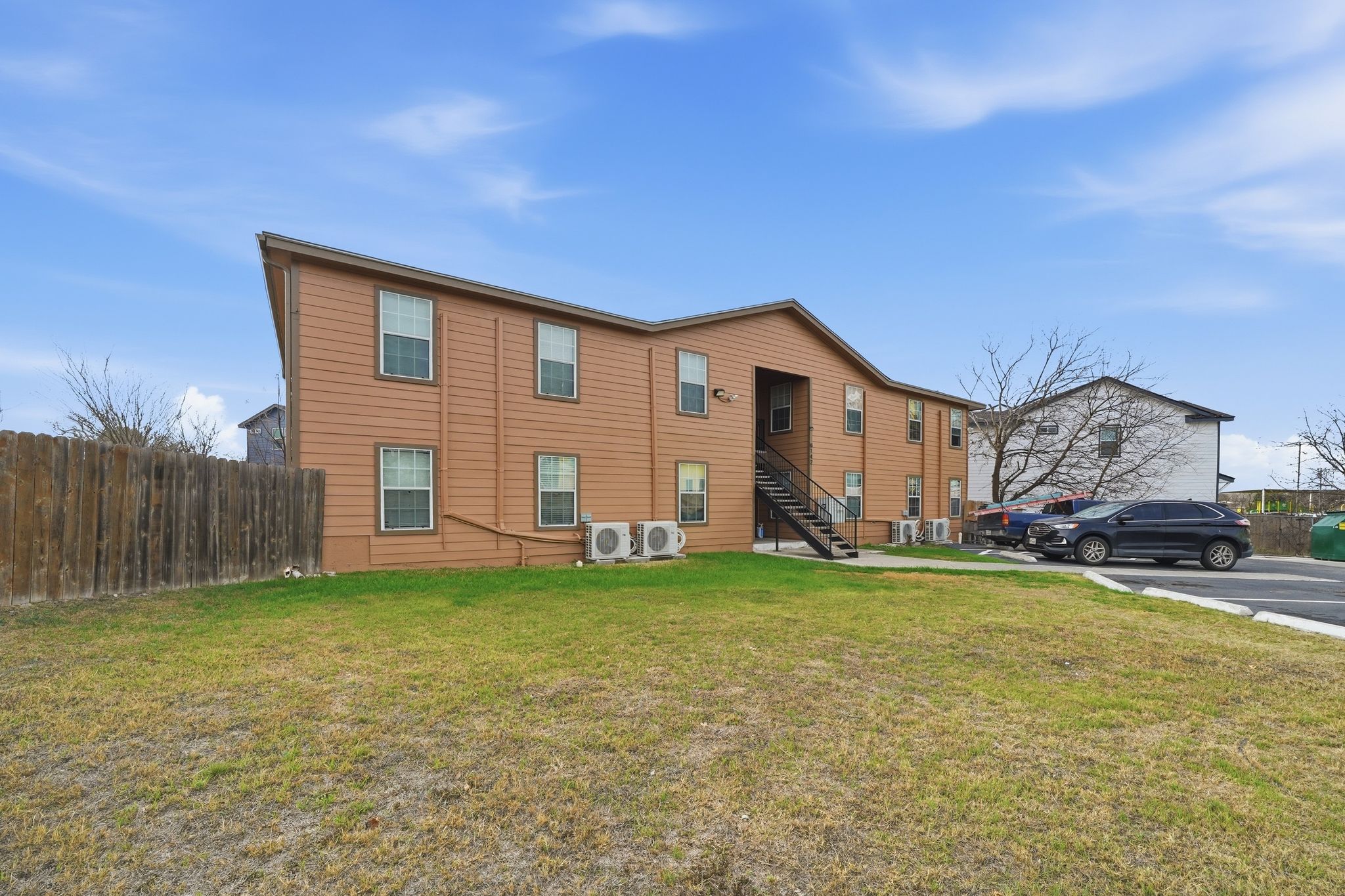 main property photo 2