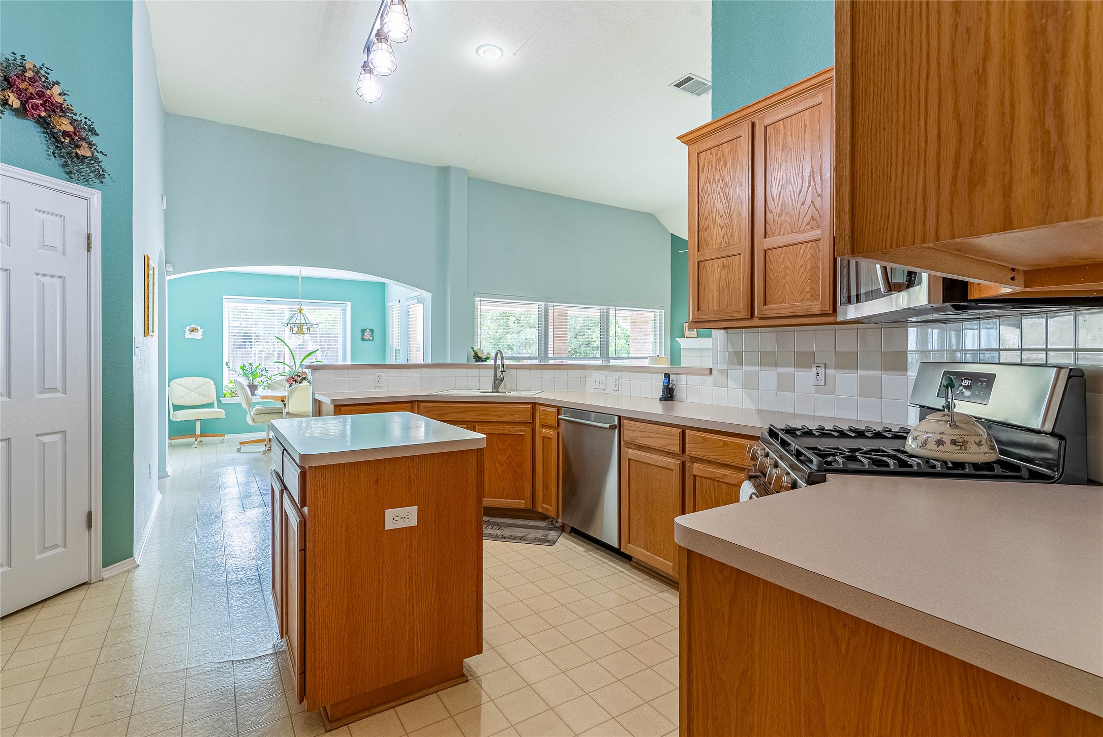 main property photo 4