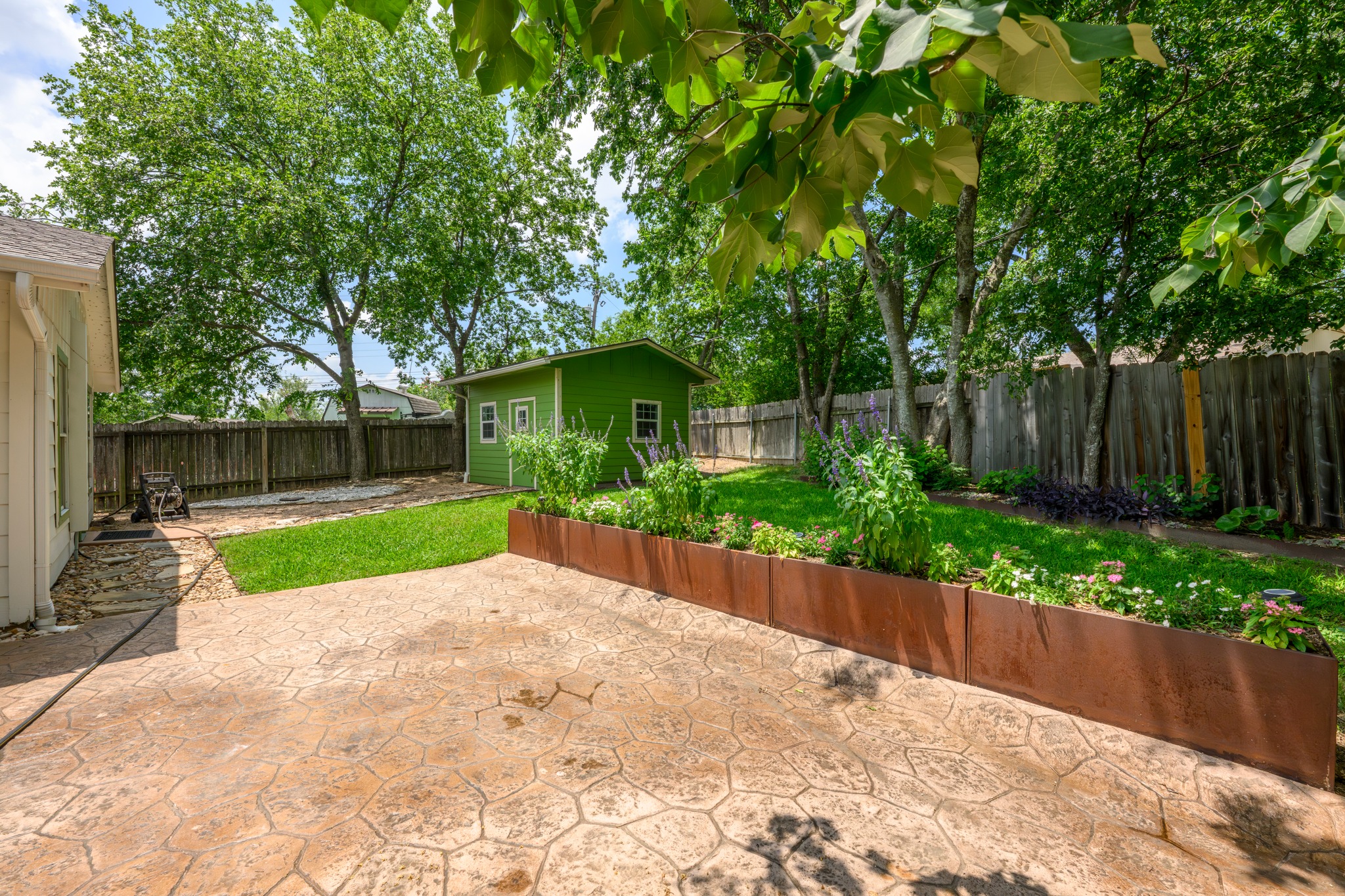 main property photo 26