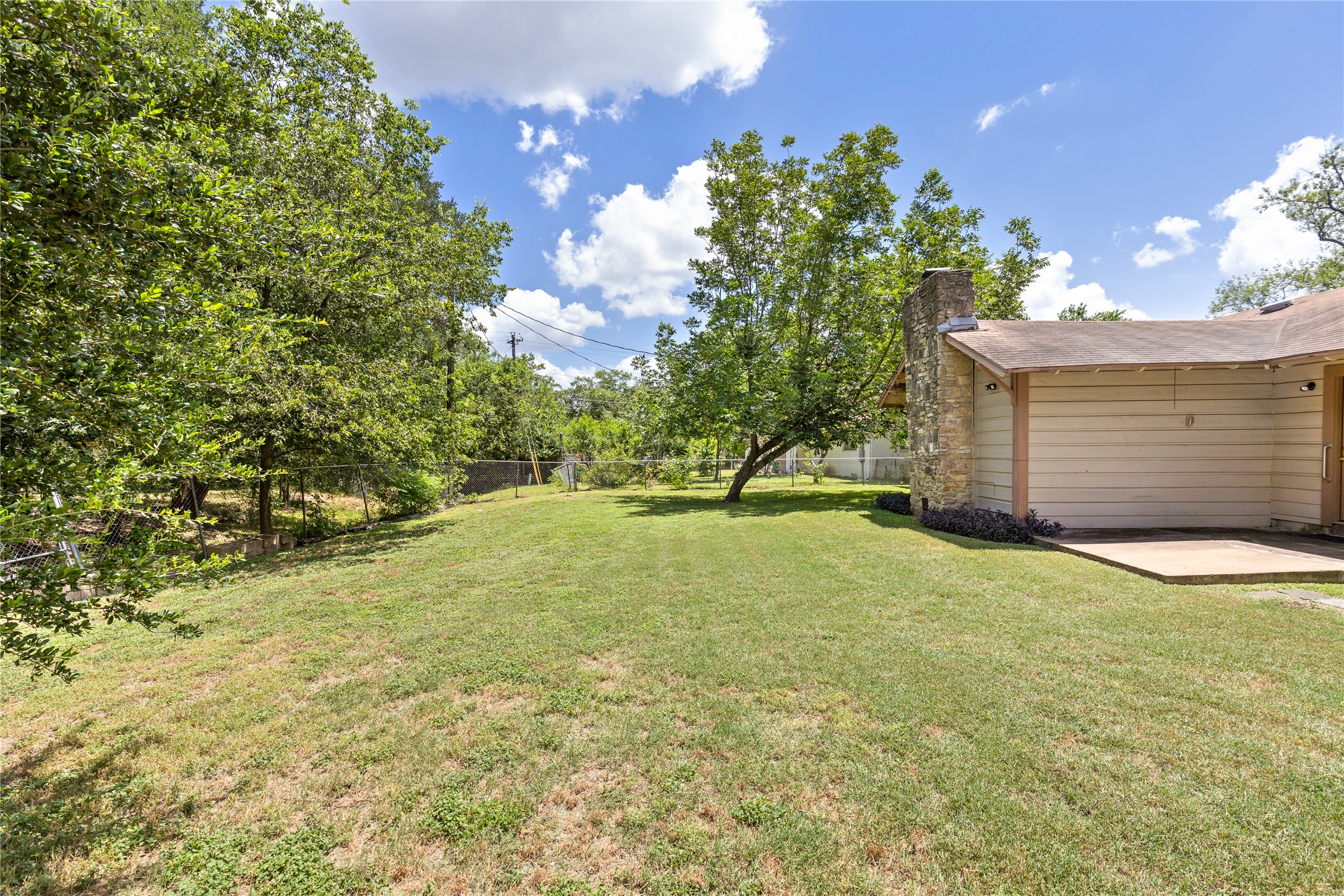main property photo 19
