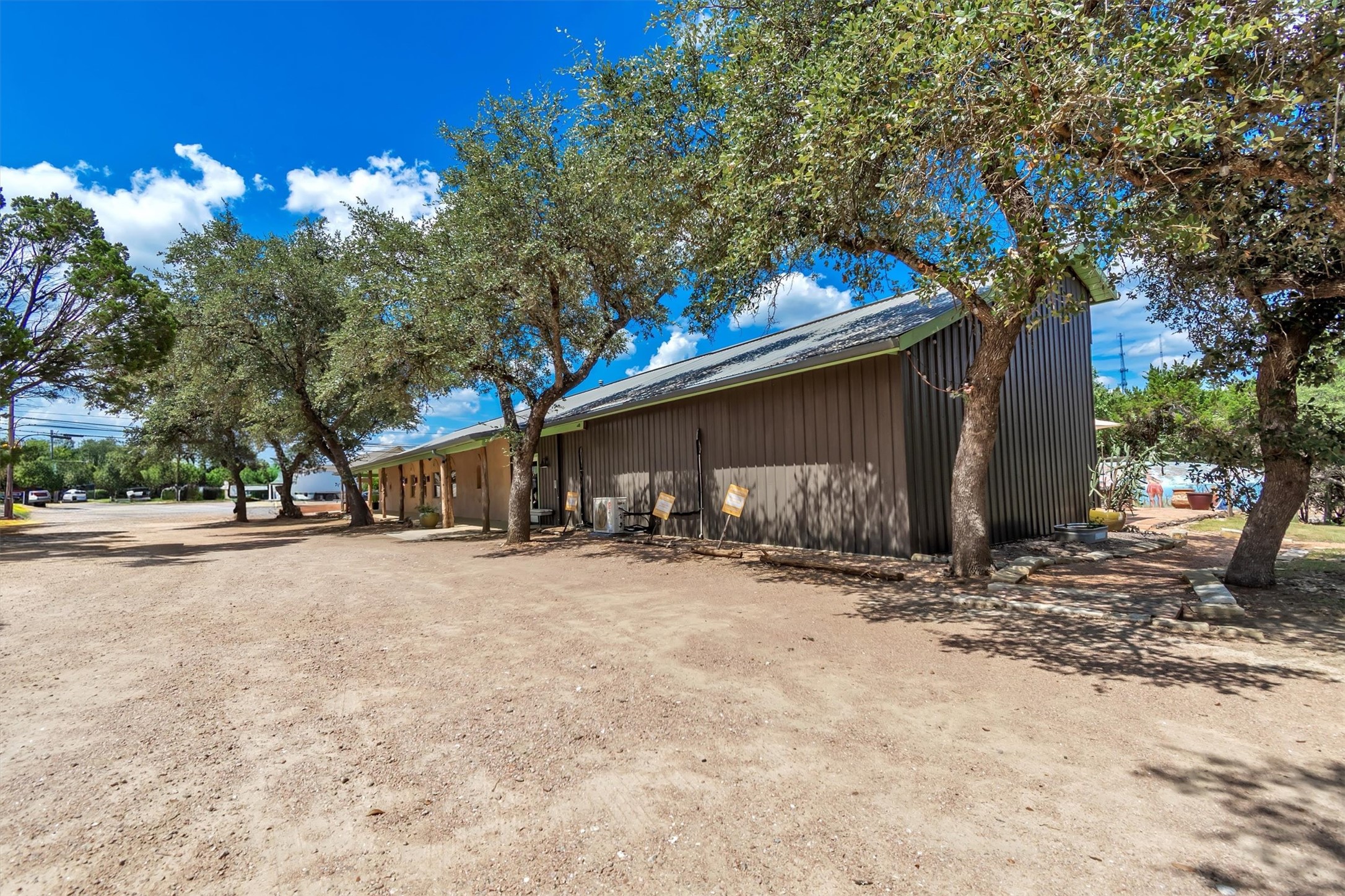 main property photo 34