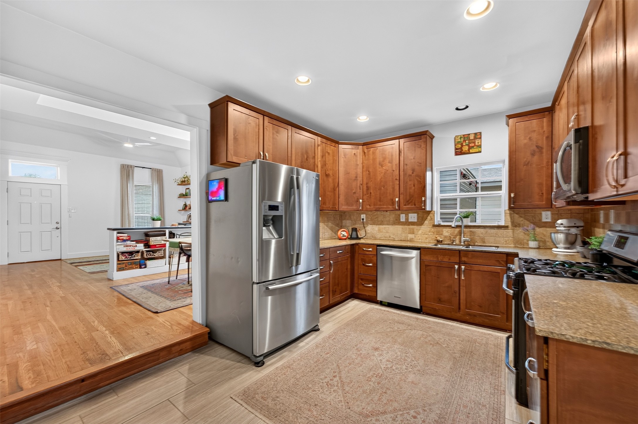main property photo 8