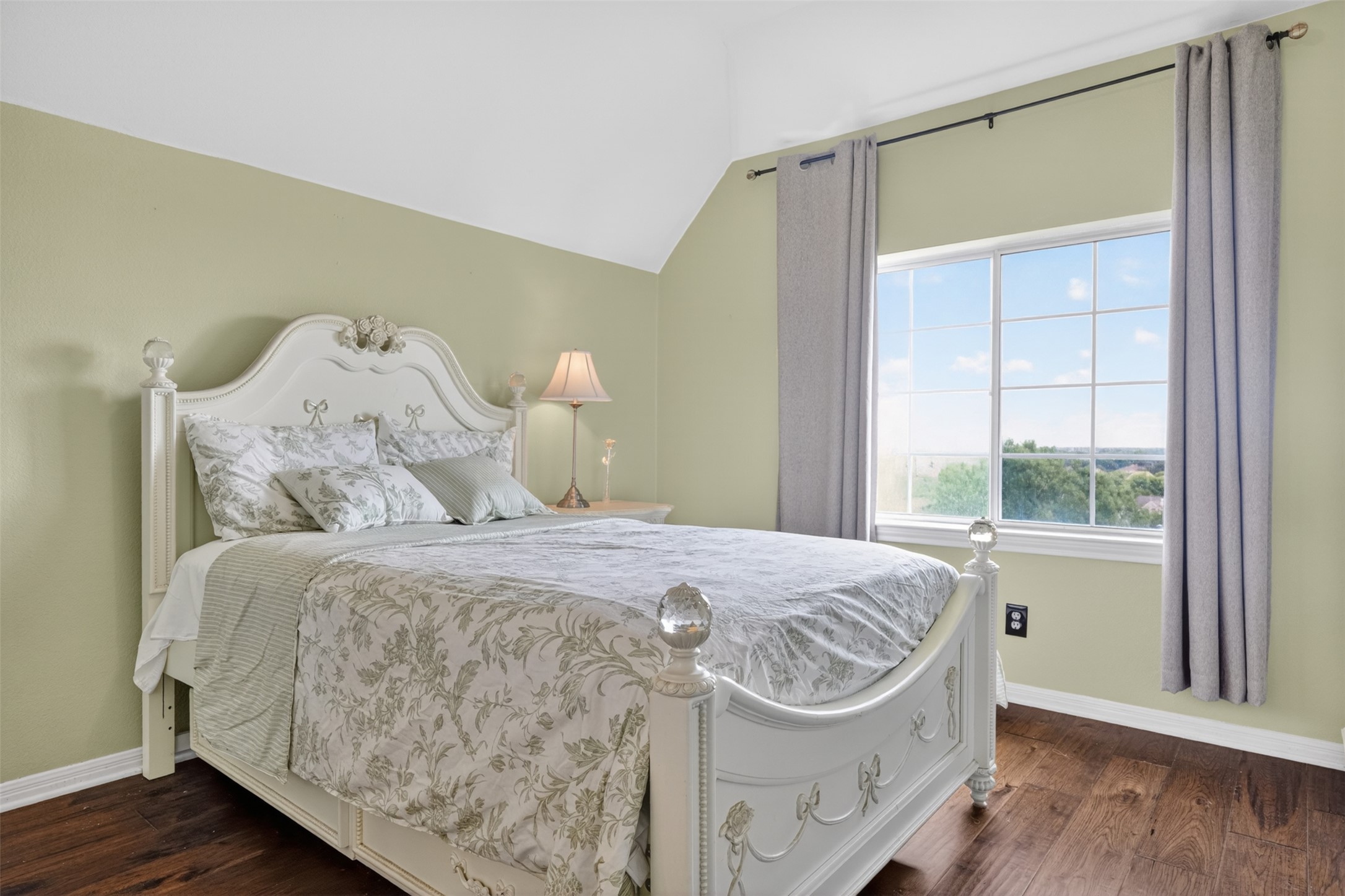 main property photo 21