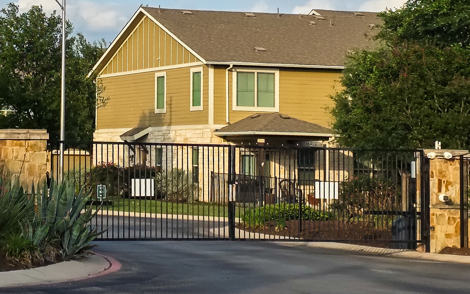 main property photo 19