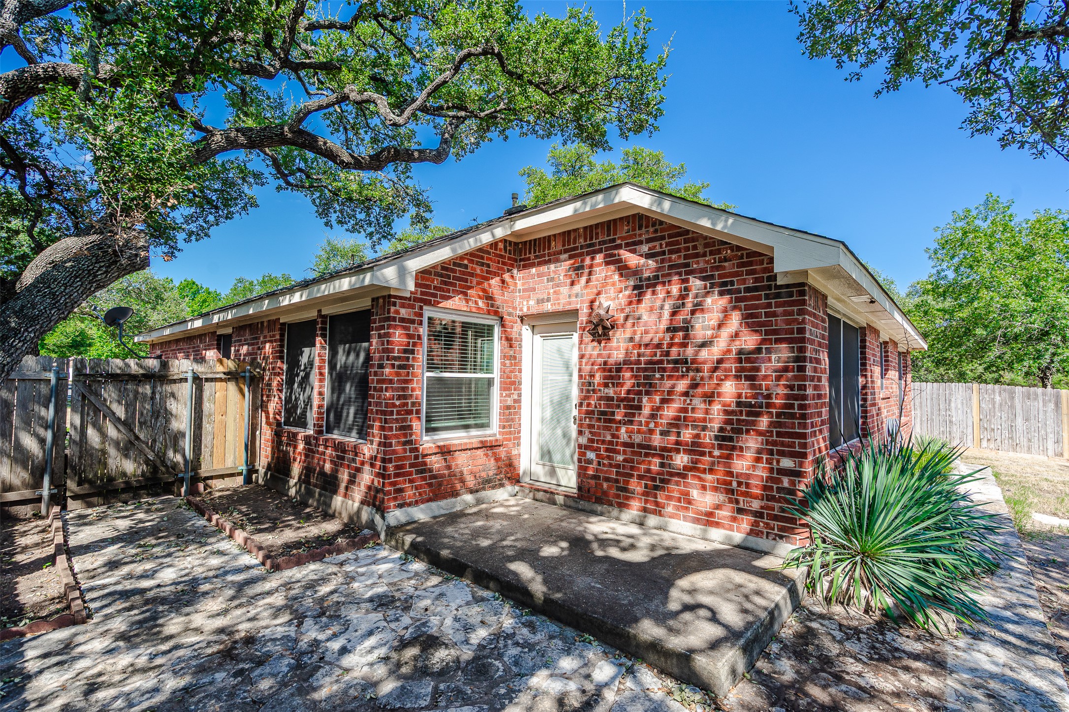 main property photo 22