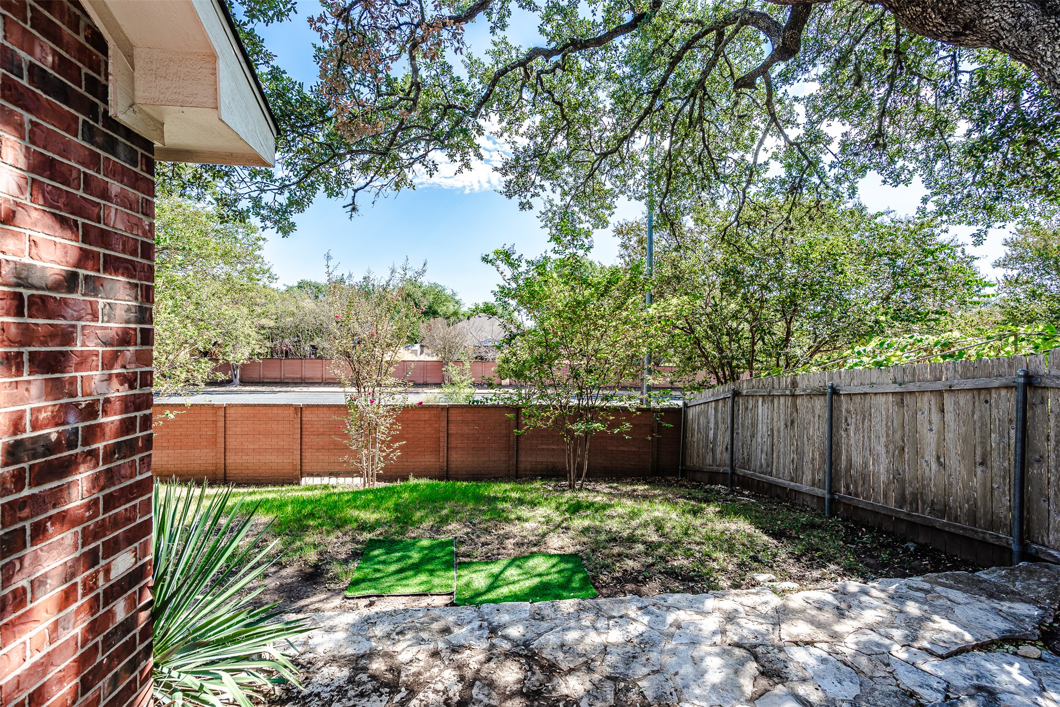 main property photo 23