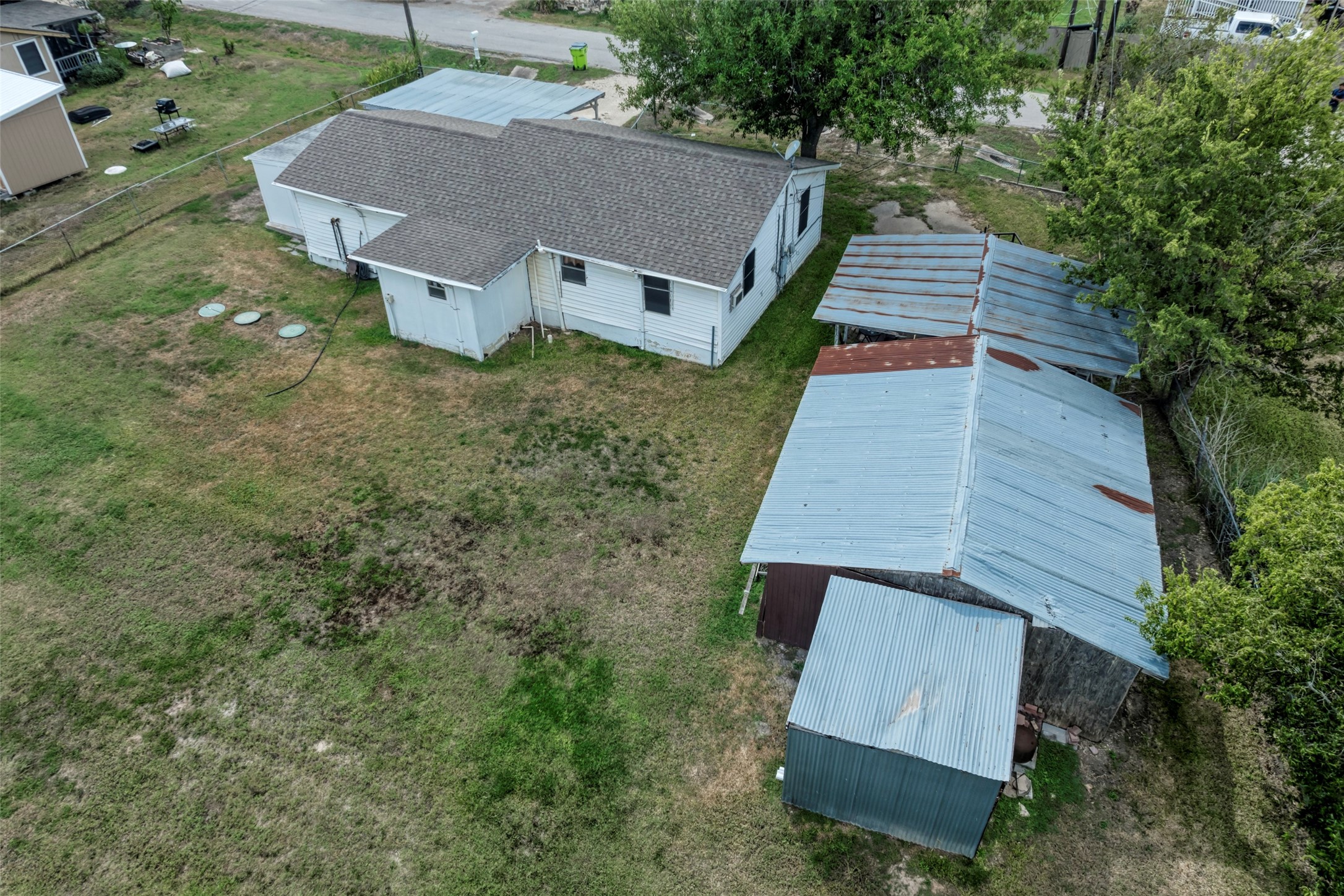 main property photo 4