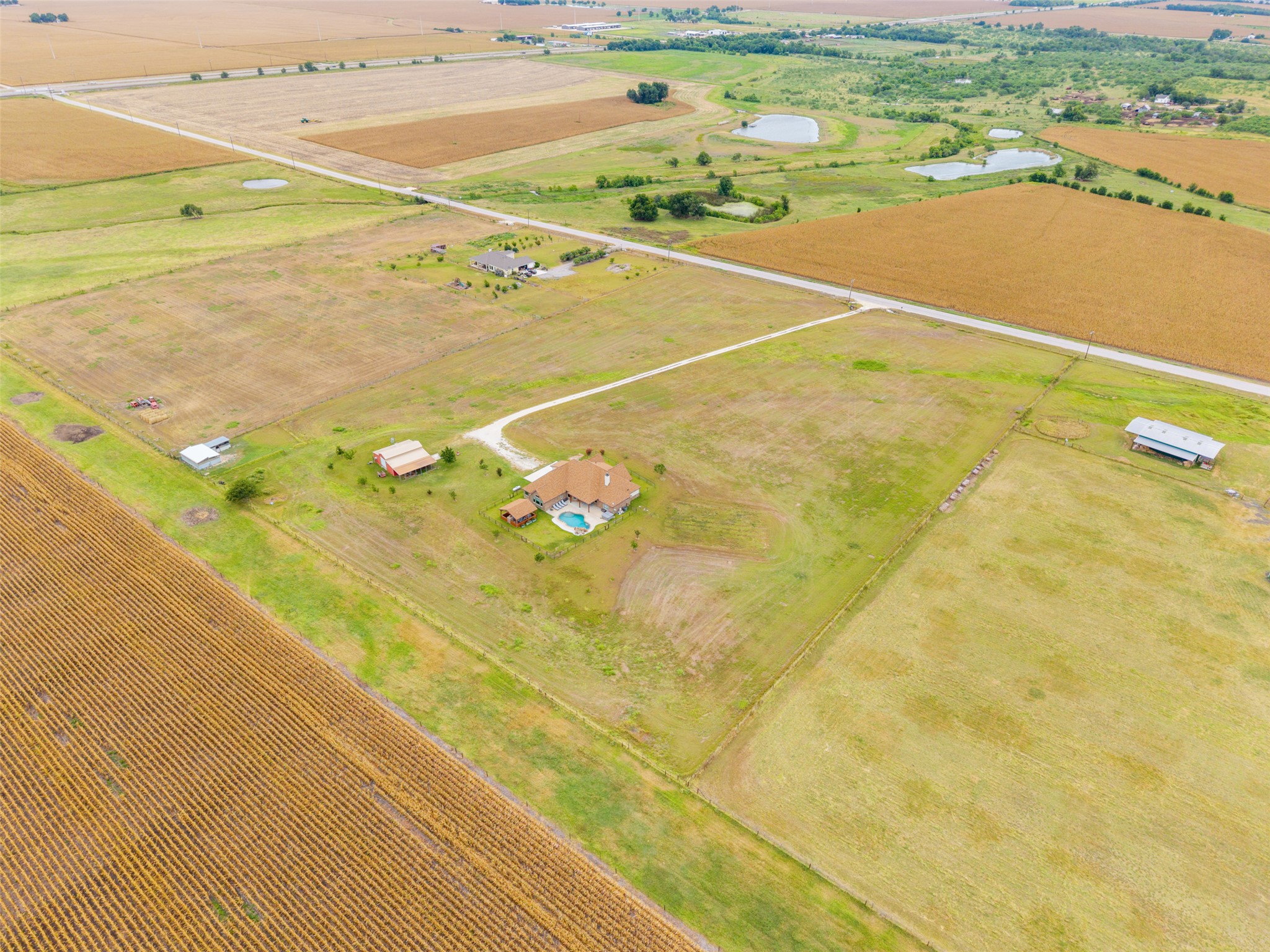 main property photo 36