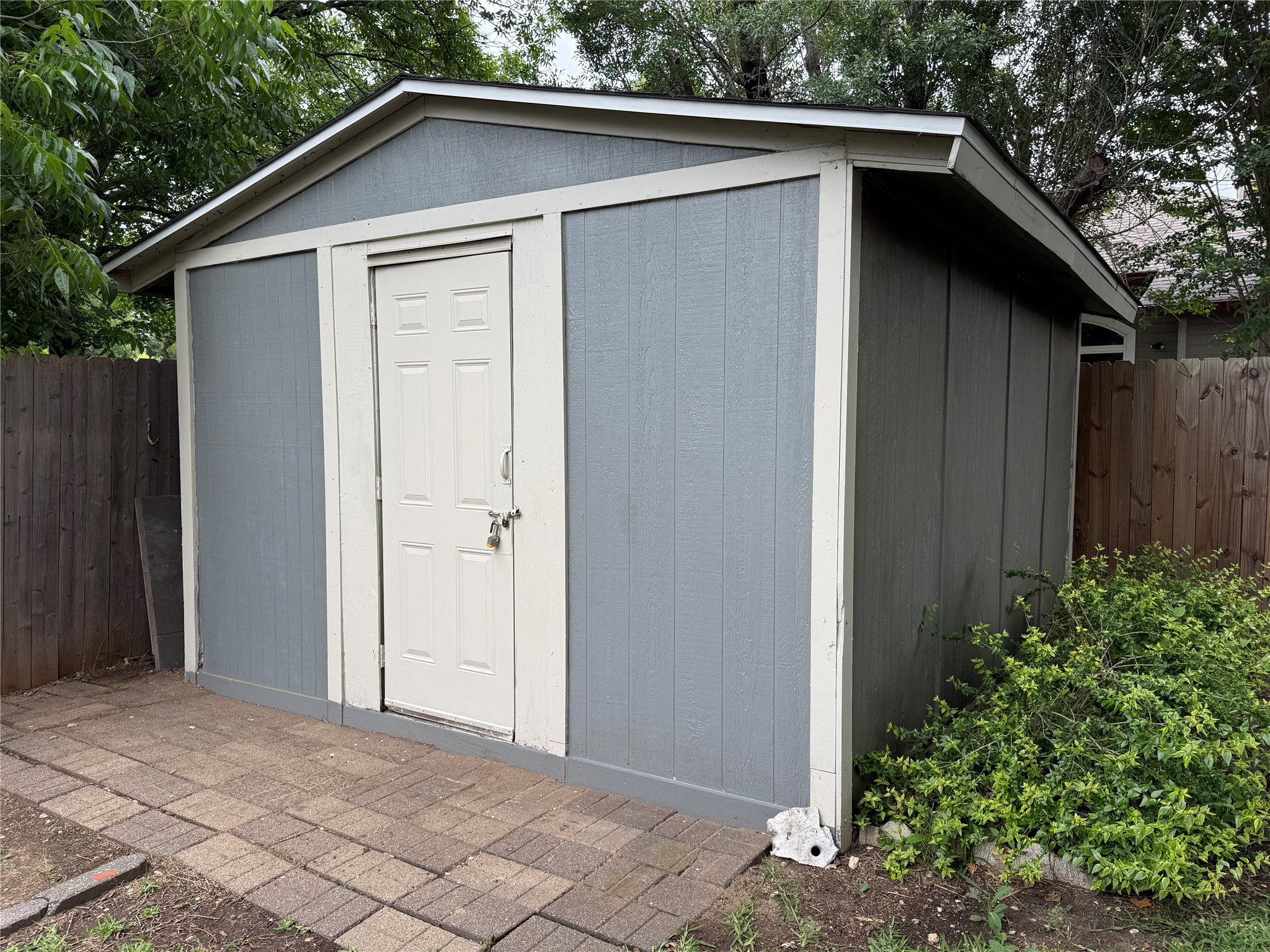 main property photo 20