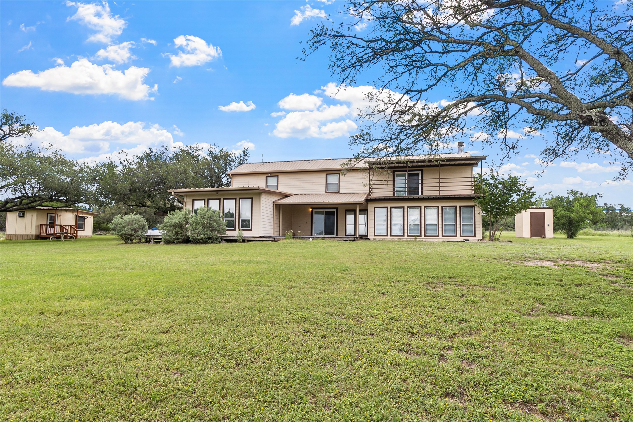 main property photo 35