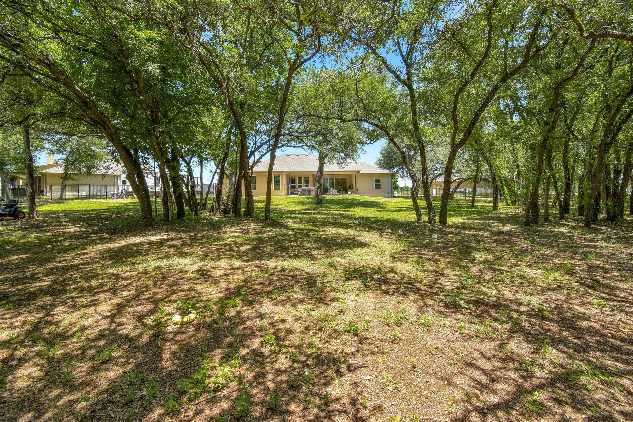 main property photo 30