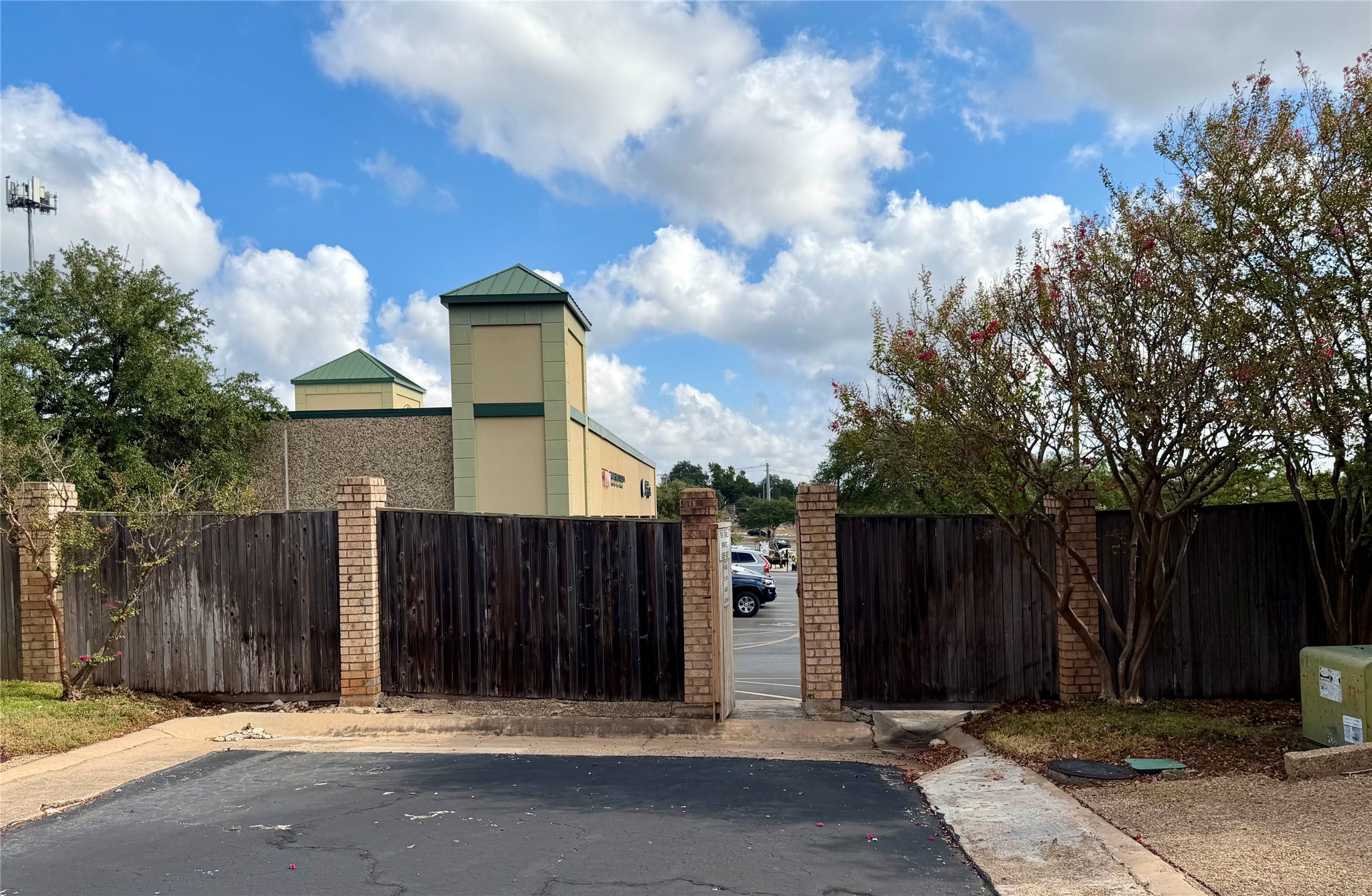 main property photo 35