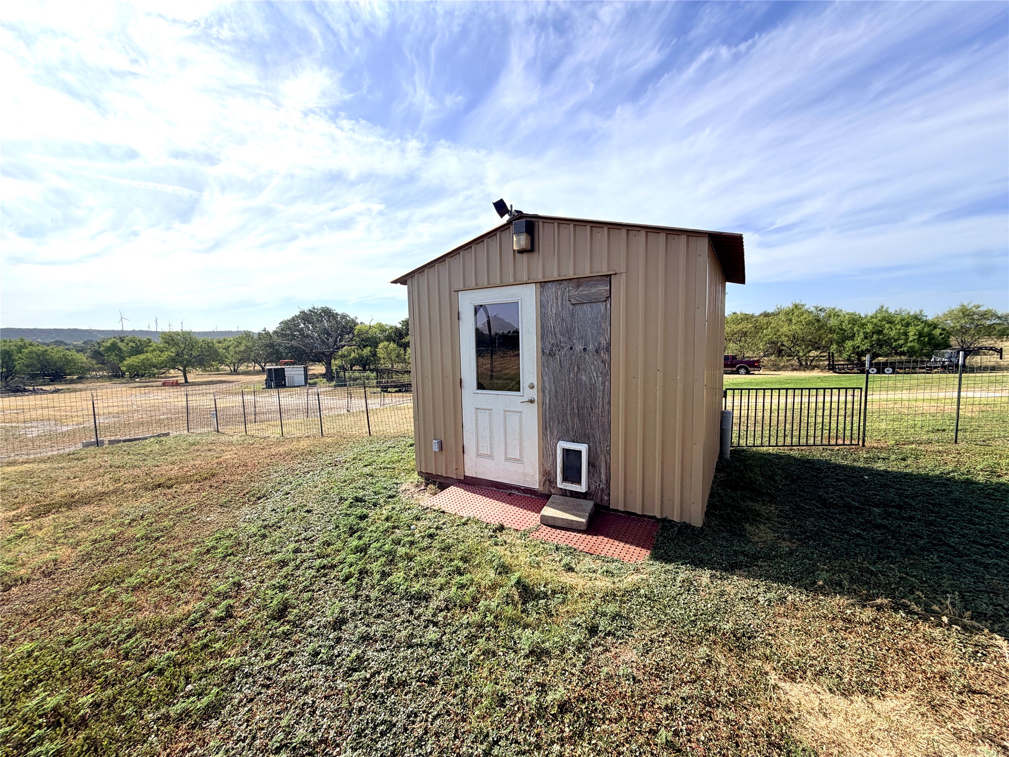 main property photo 28