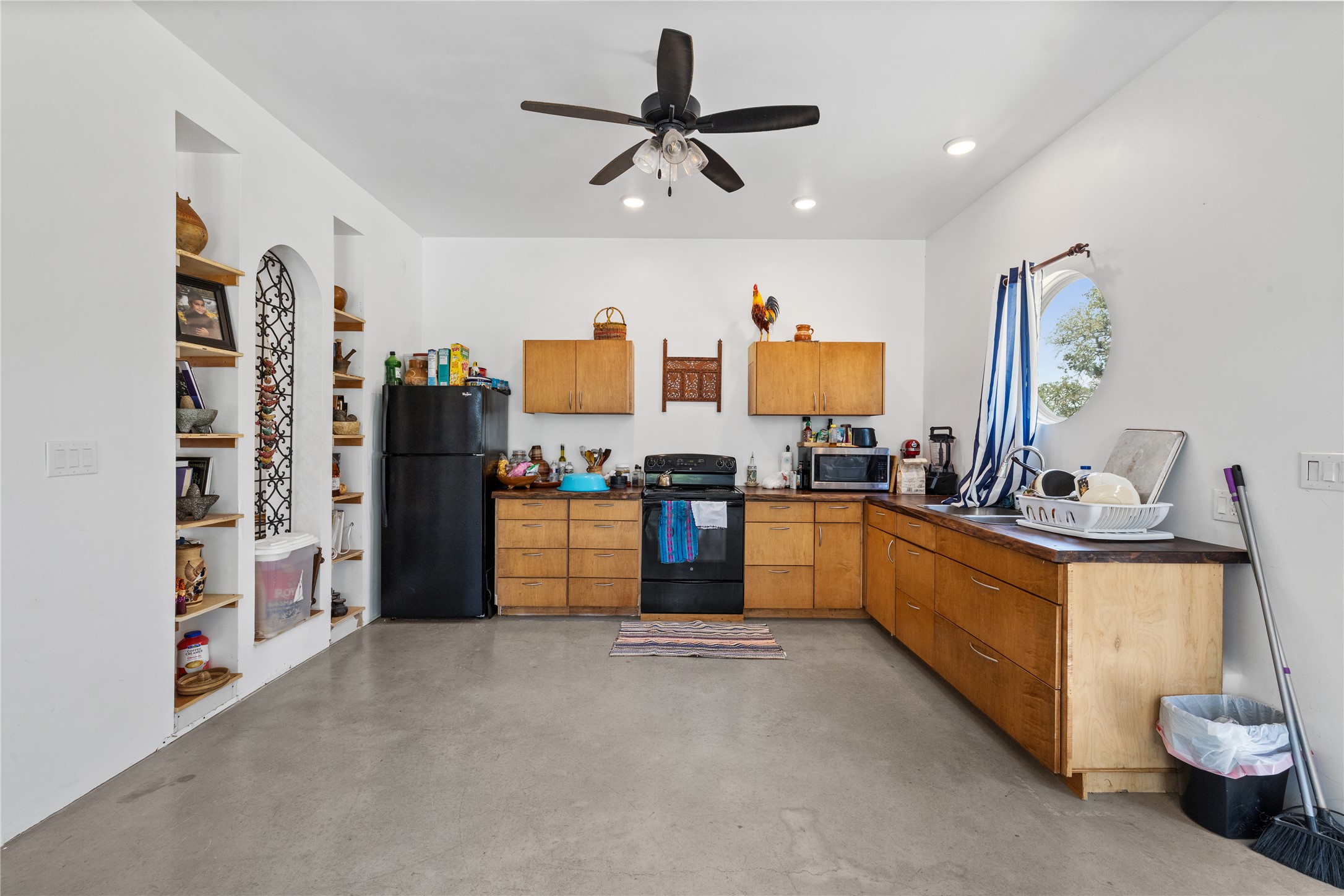main property photo 24