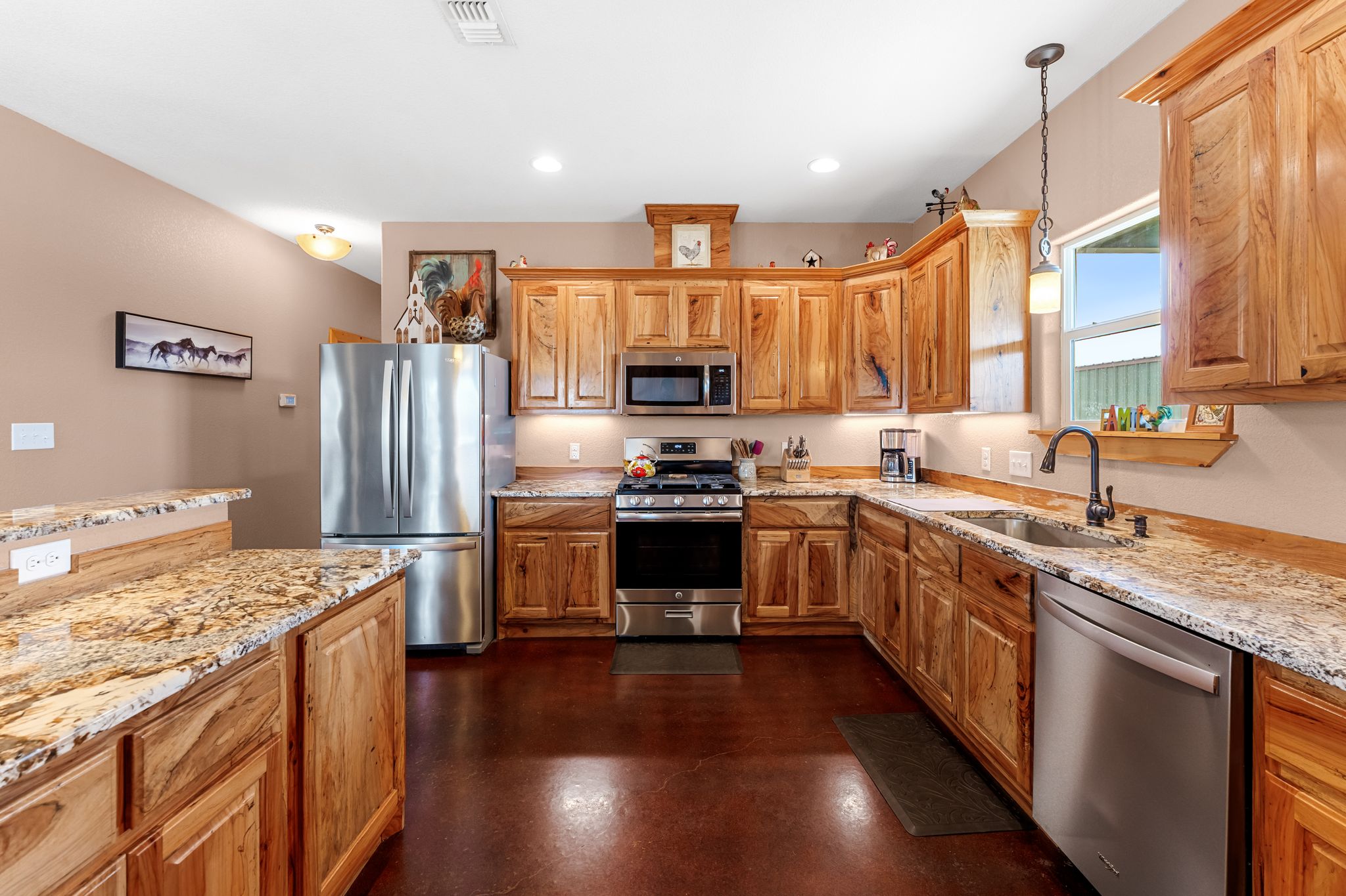 main property photo 10