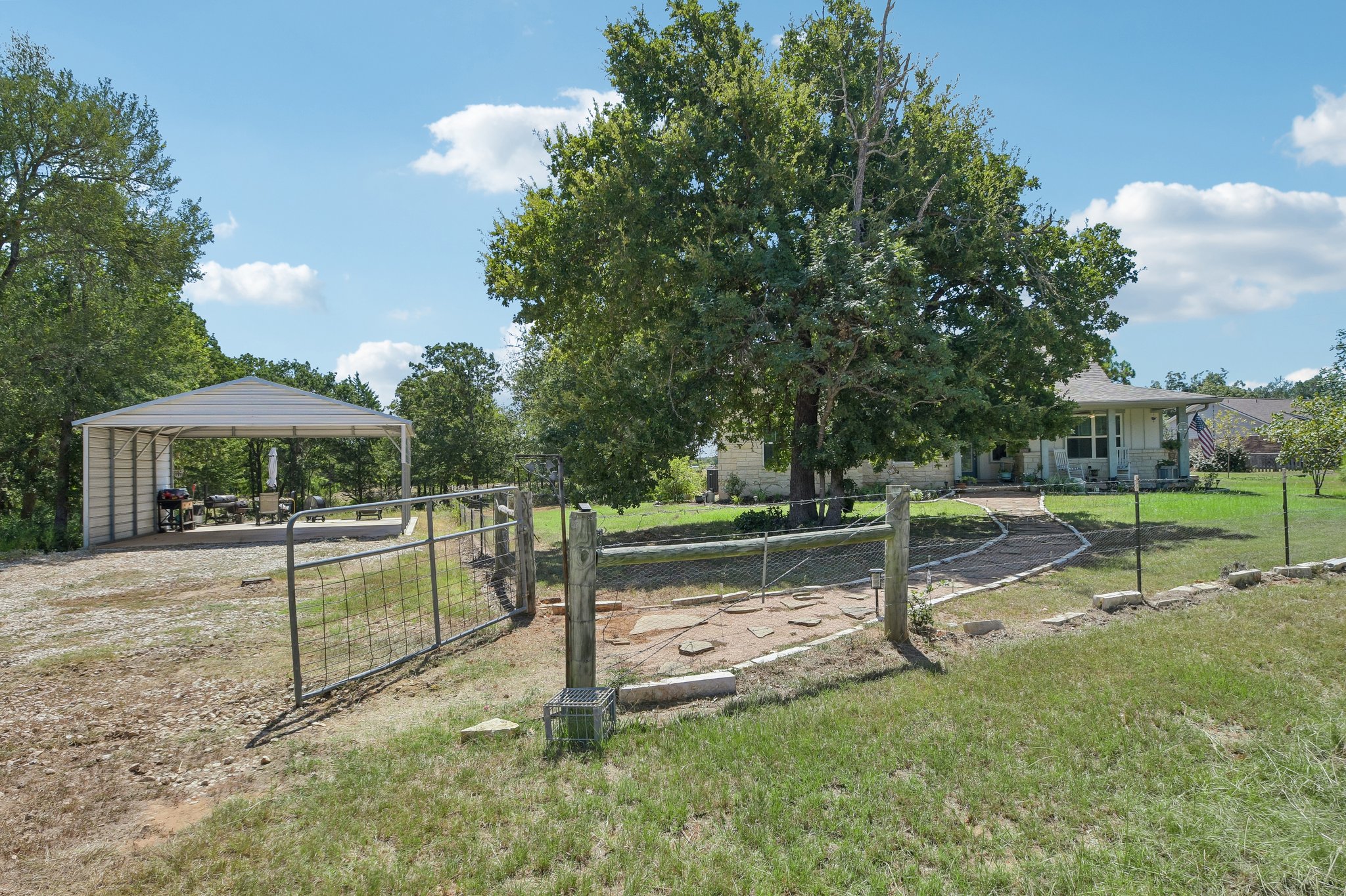 main property photo 33