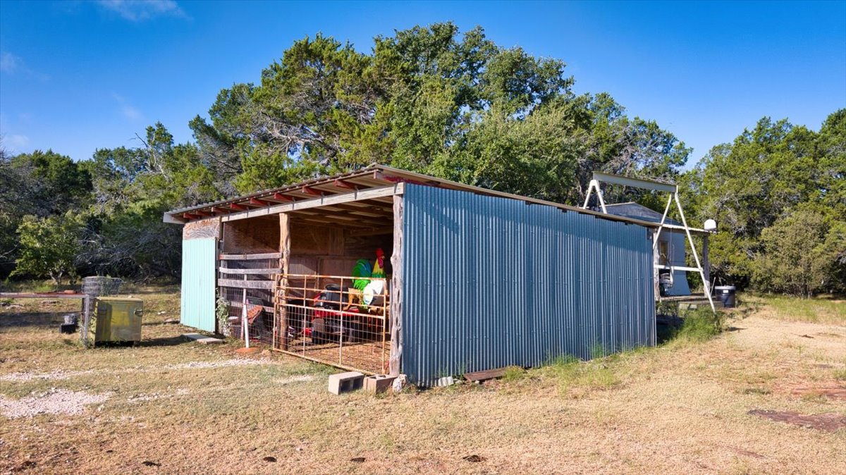 main property photo 10