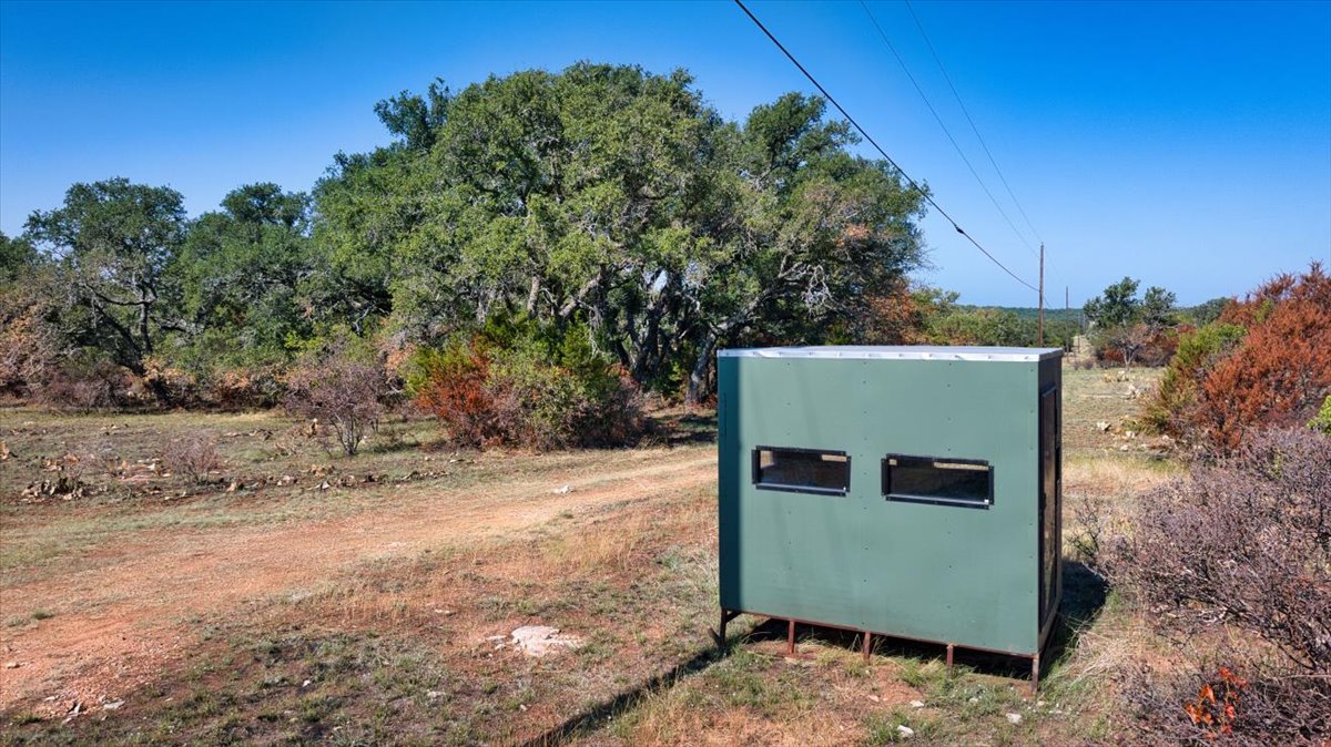 main property photo 25