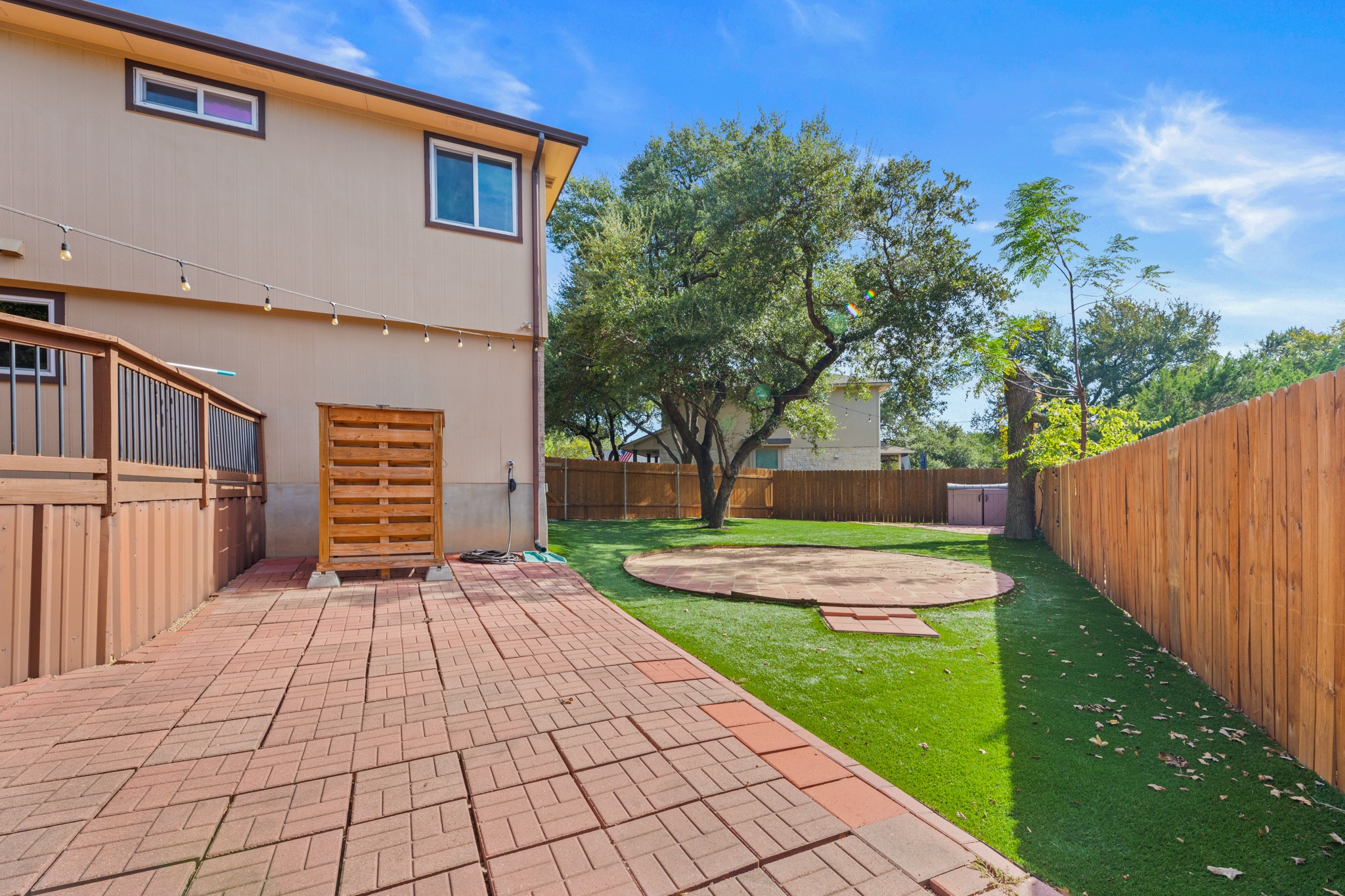 main property photo 28