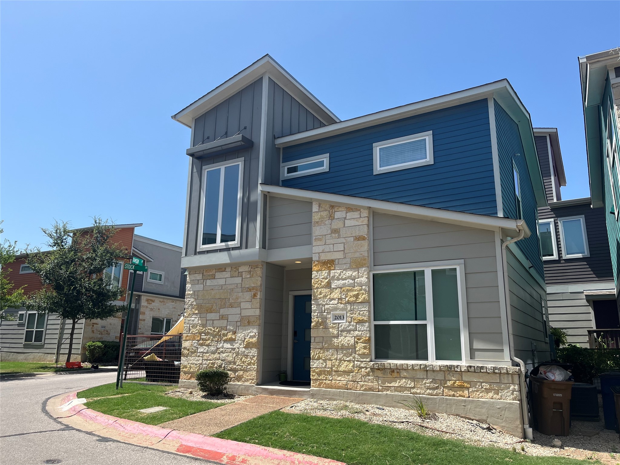 main property photo 2