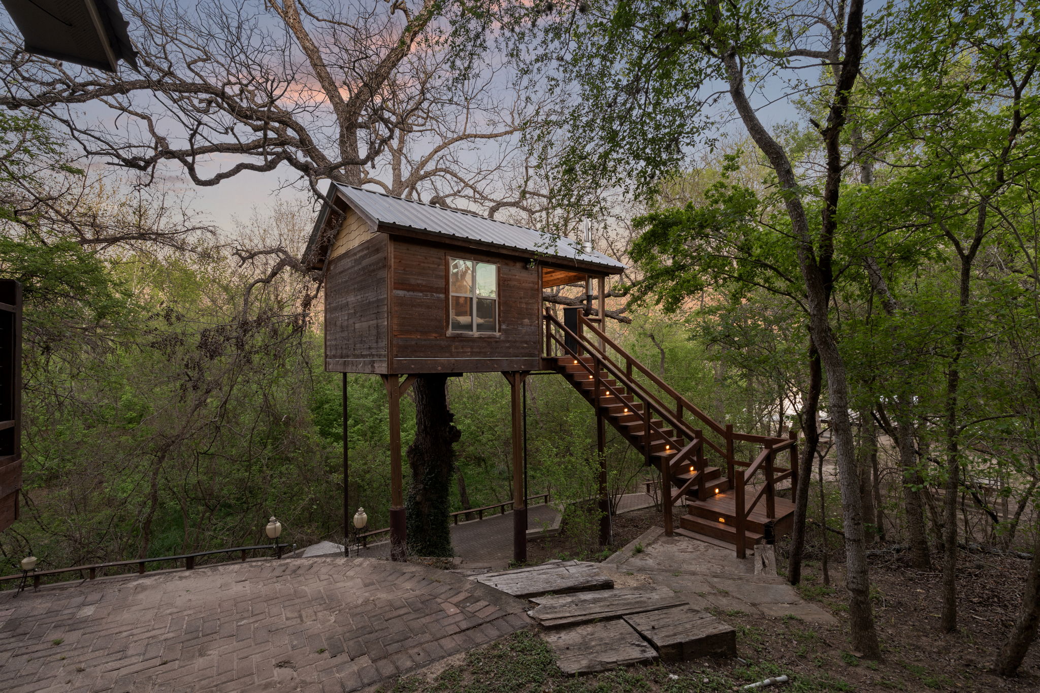 main property photo 33