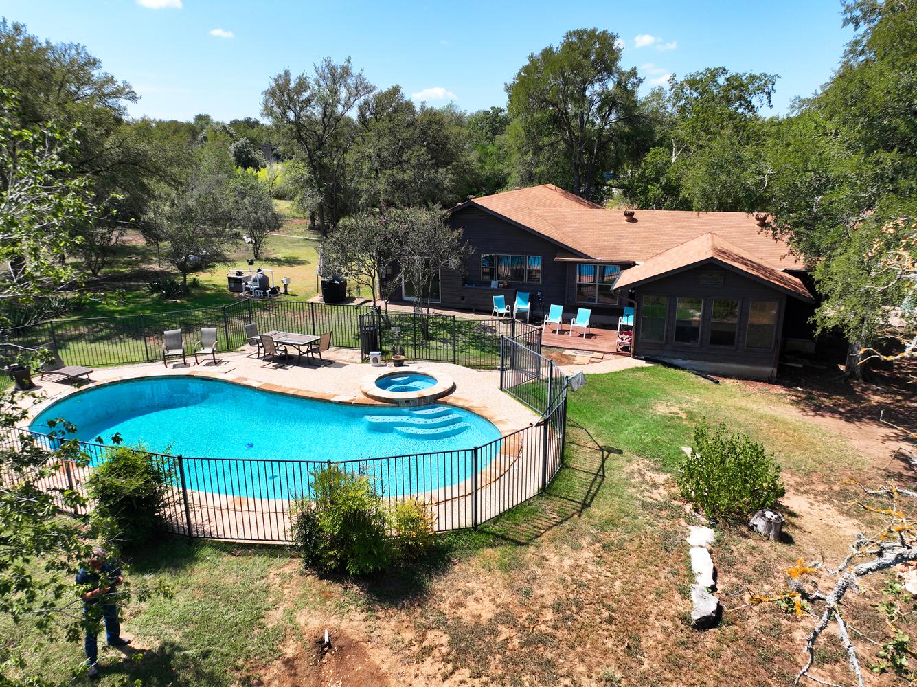 main property photo 34