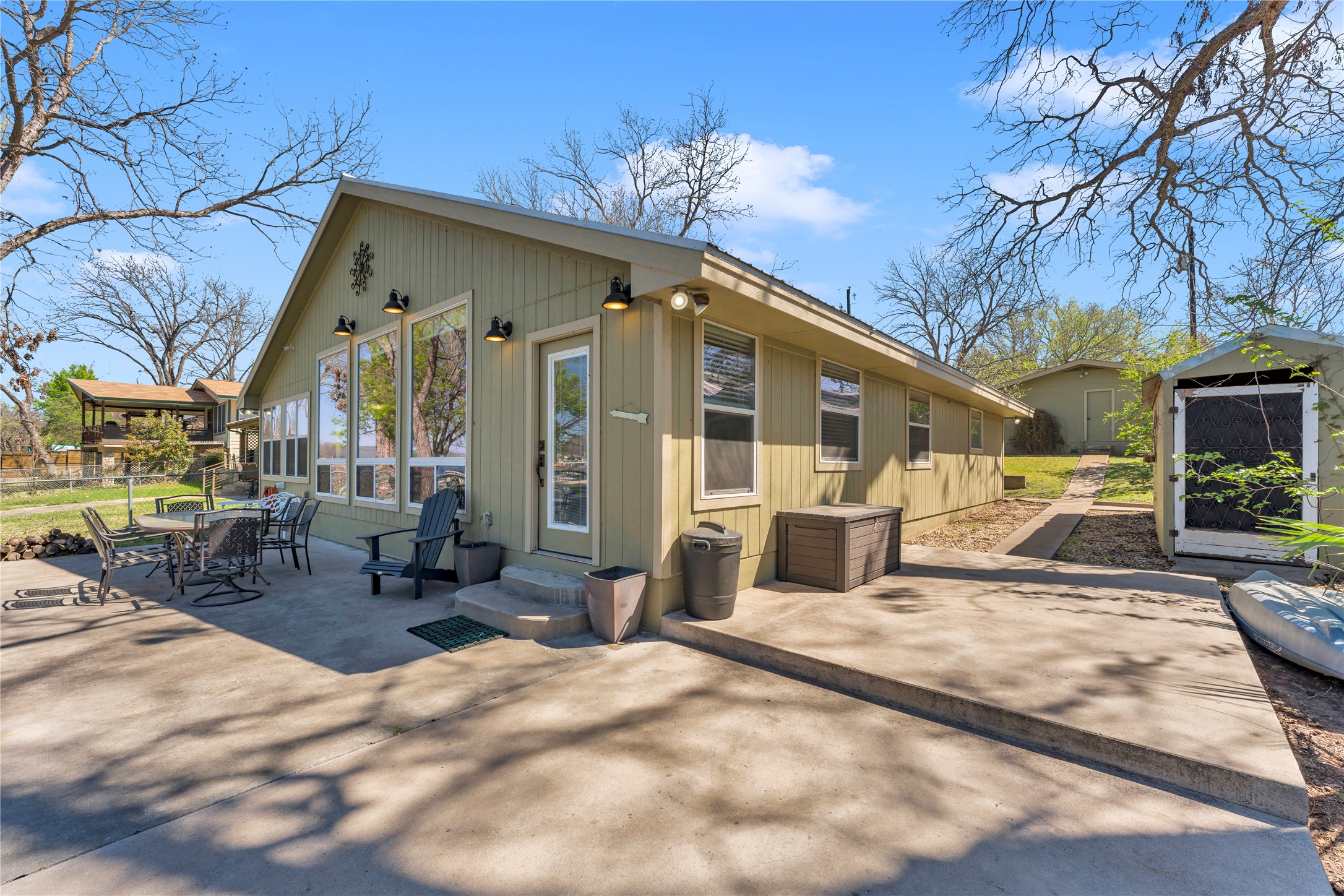 main property photo 20
