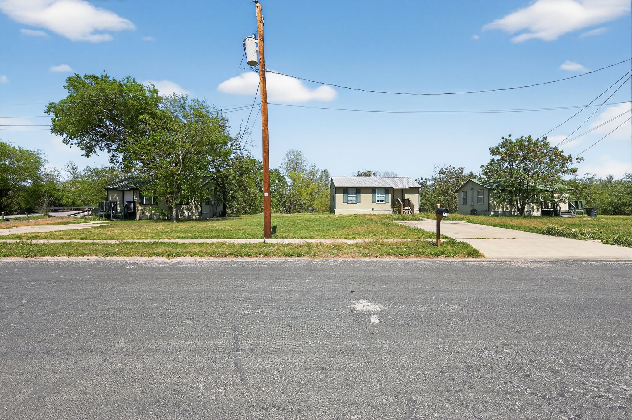 main property photo 11