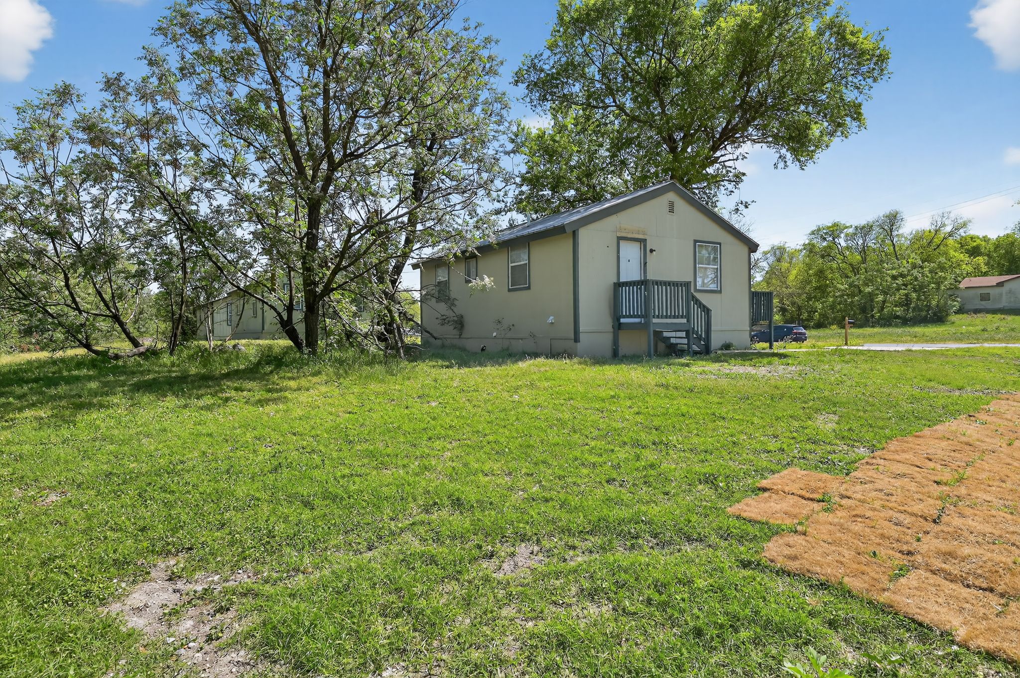 main property photo 13