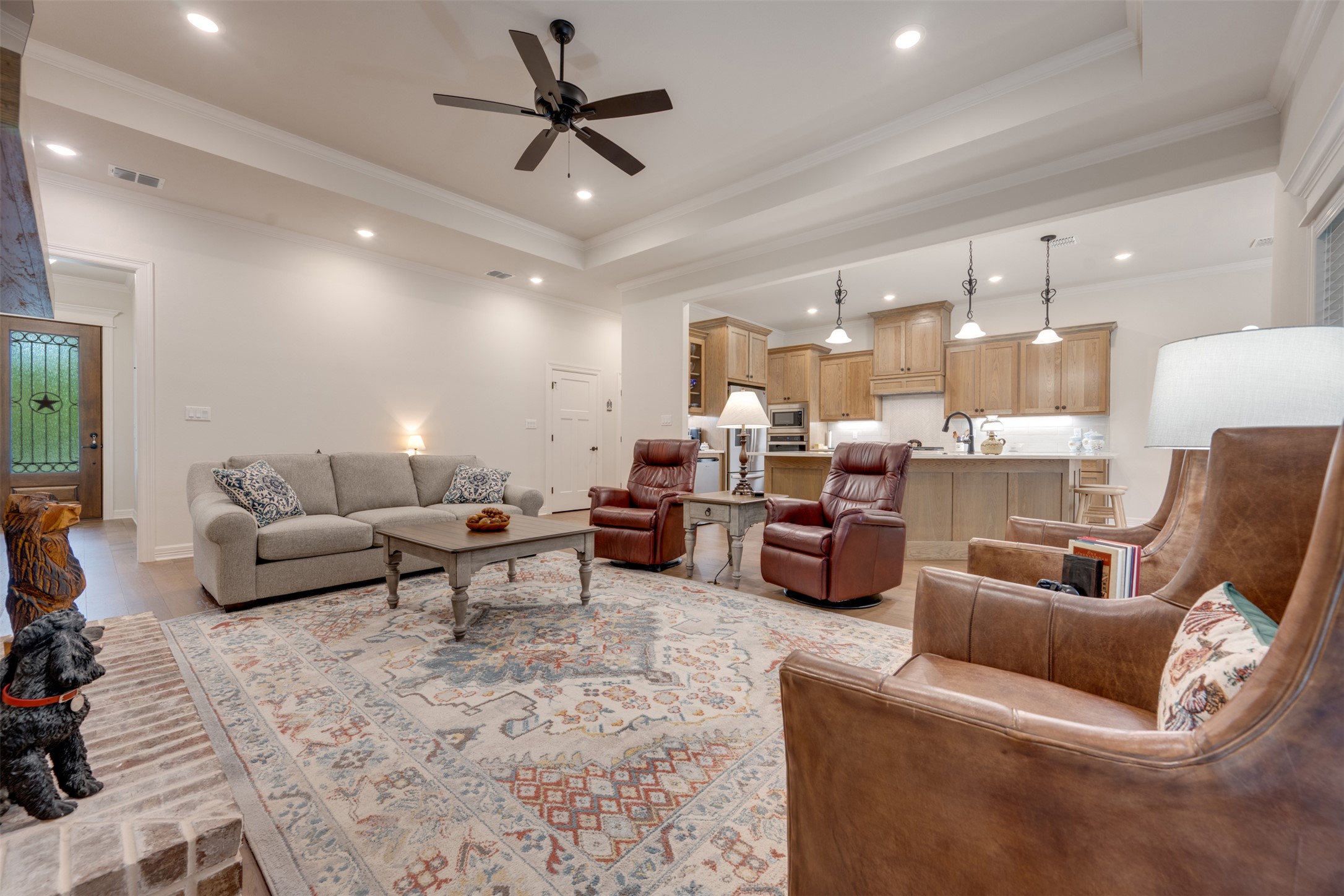 main property photo 9