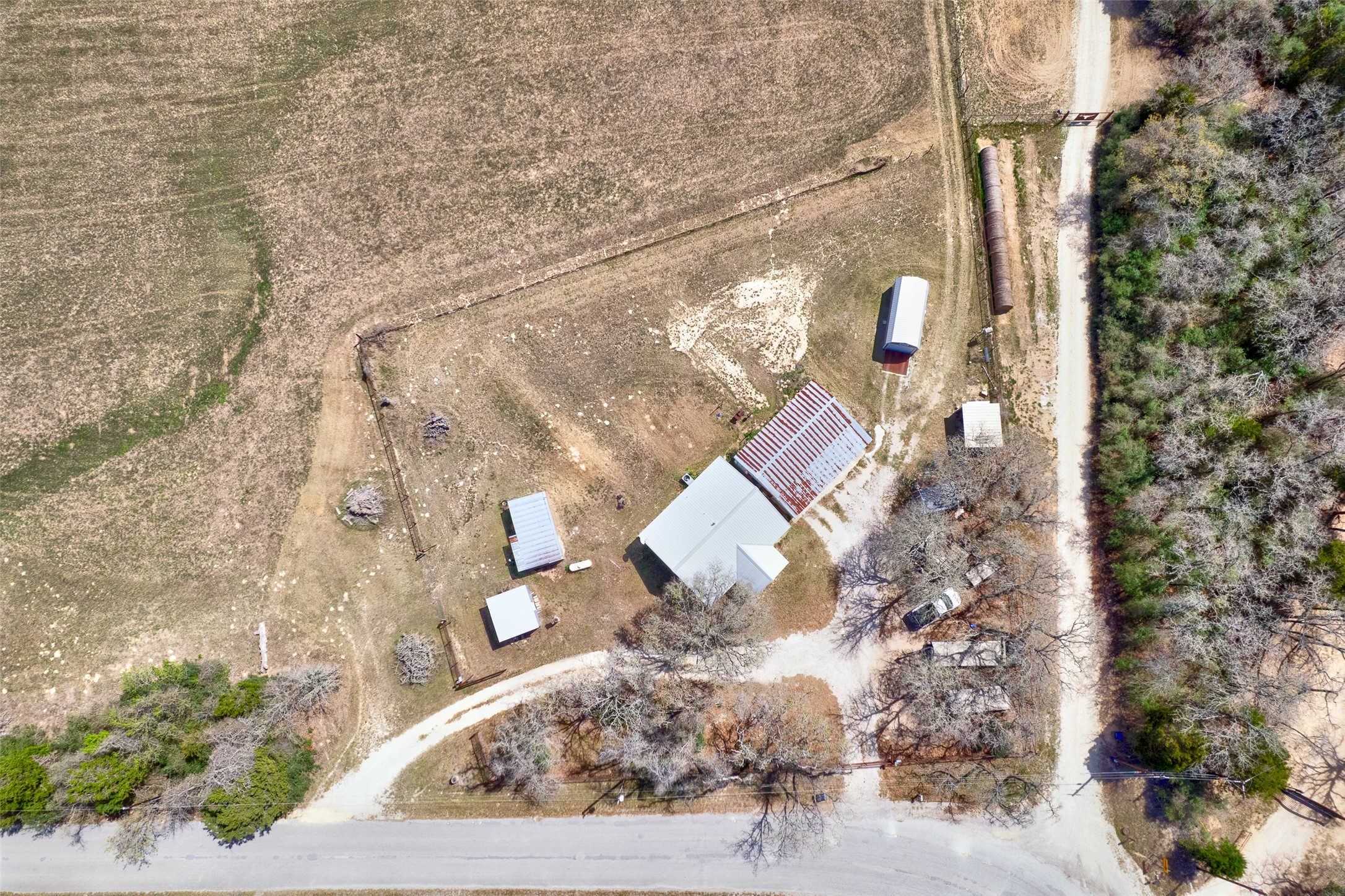 main property photo 30