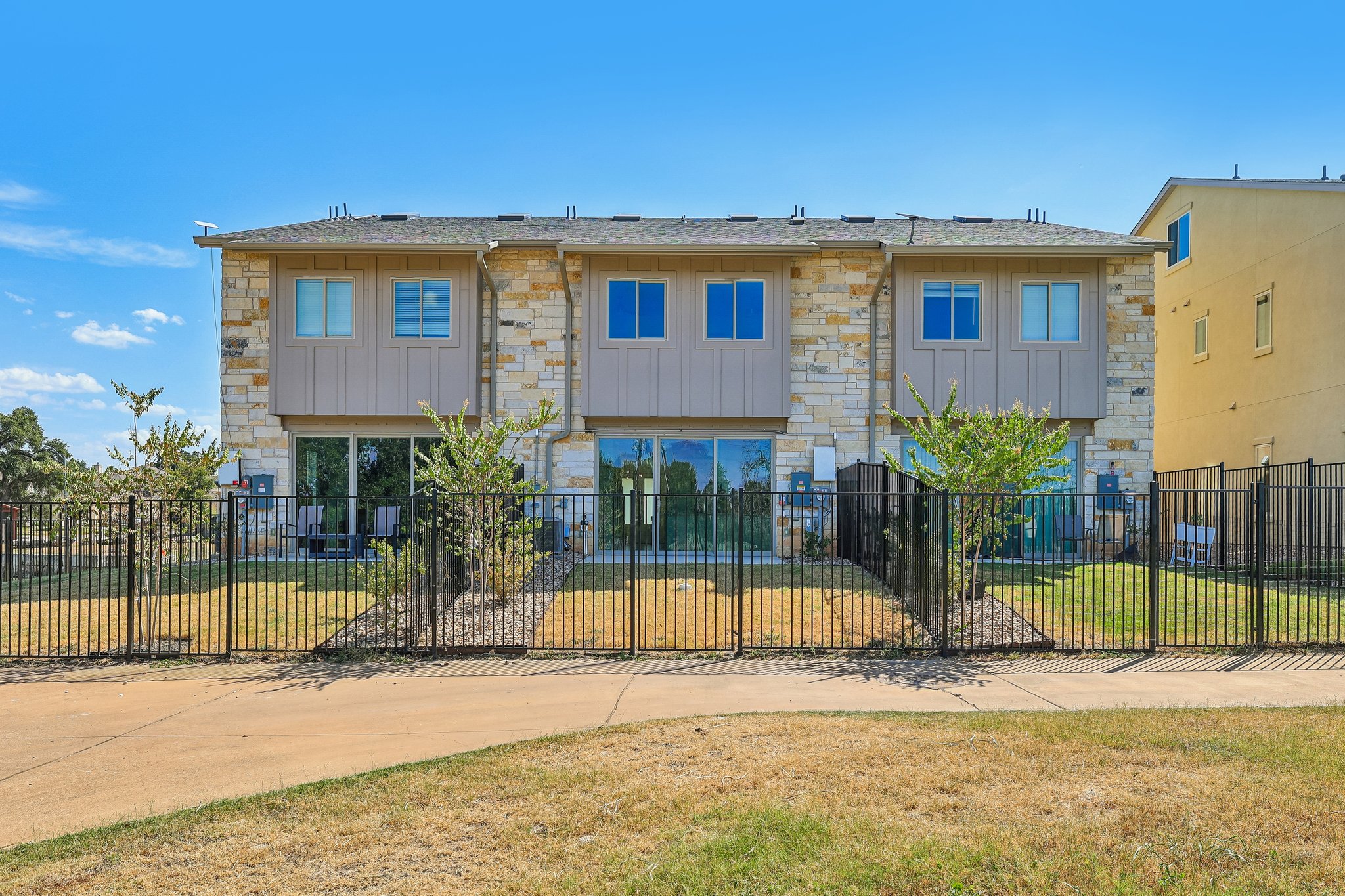 main property photo 37