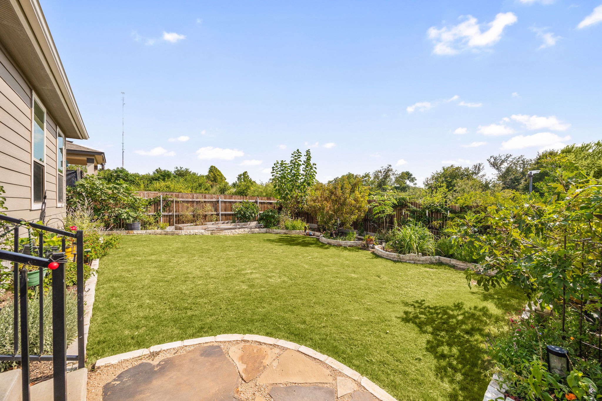 main property photo 22