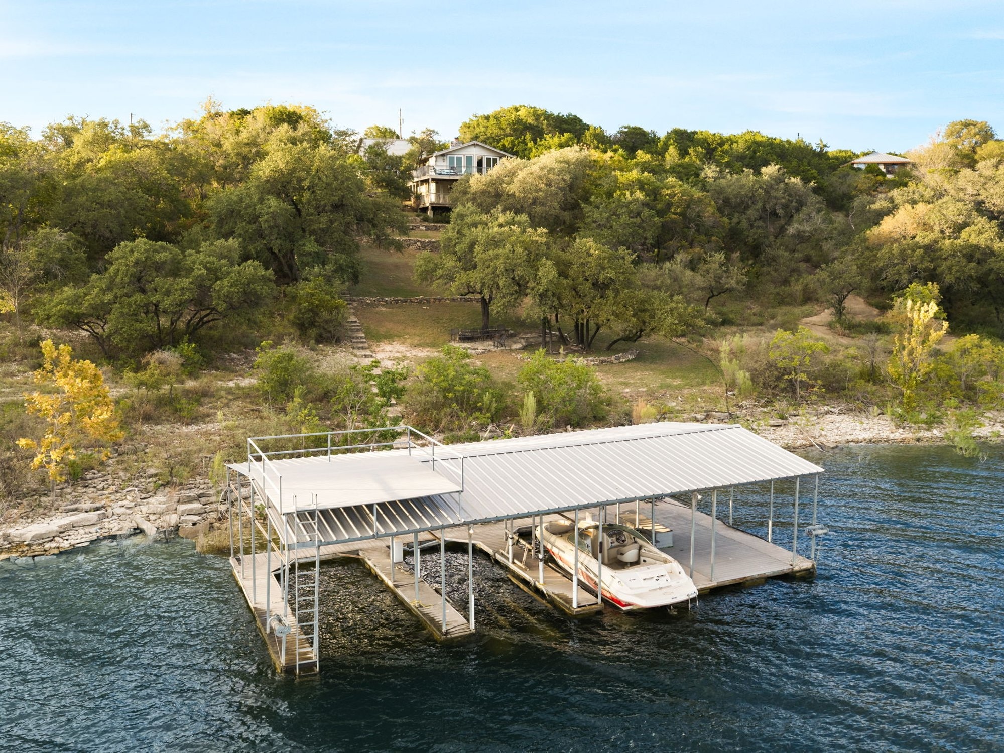 main property photo 28
