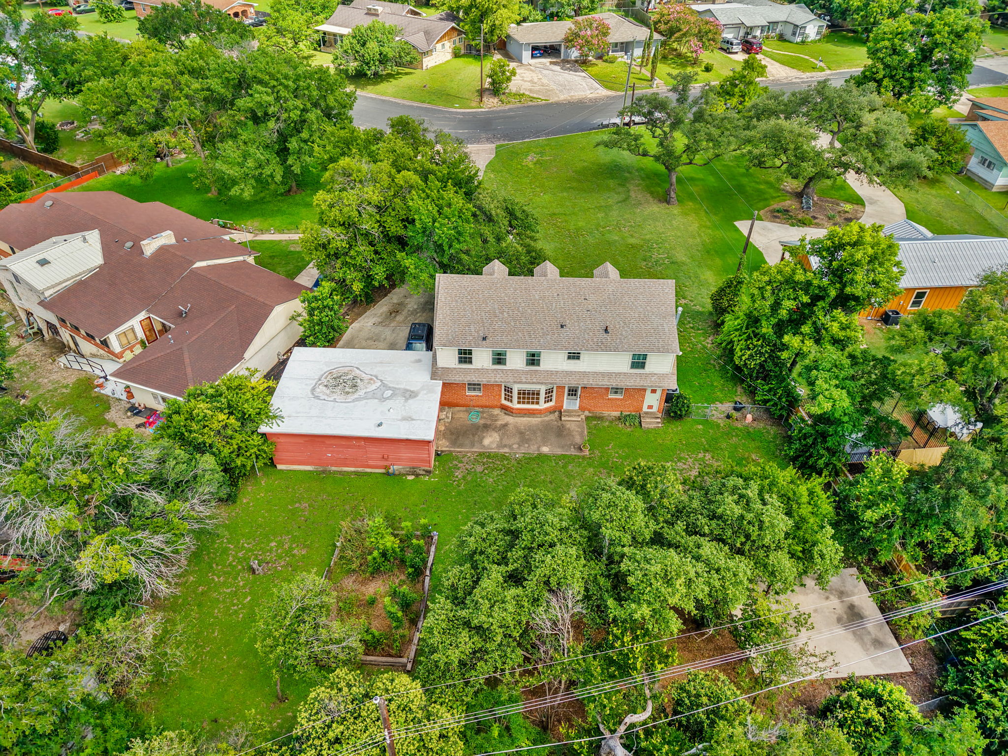 main property photo 33