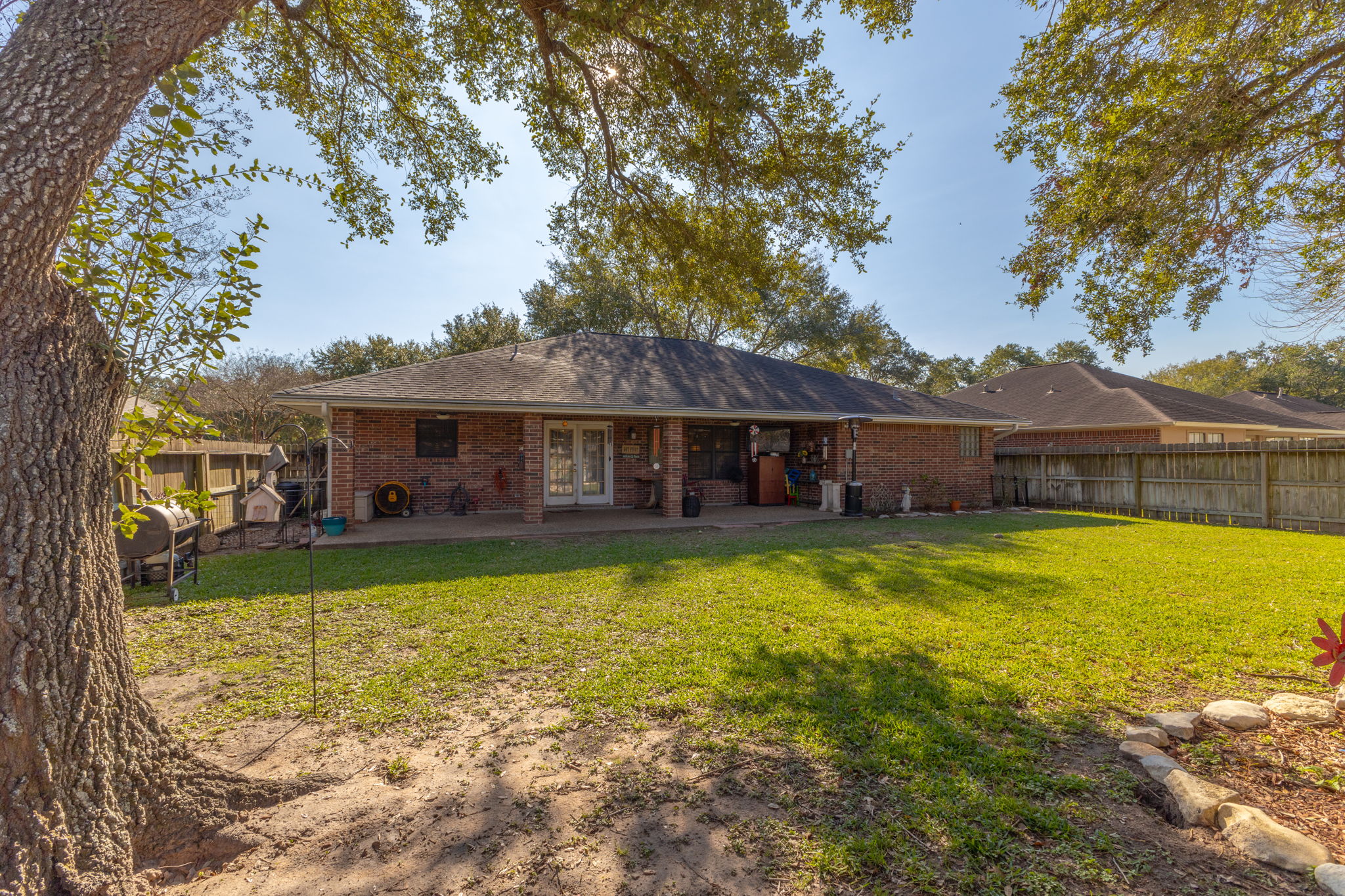 main property photo 23