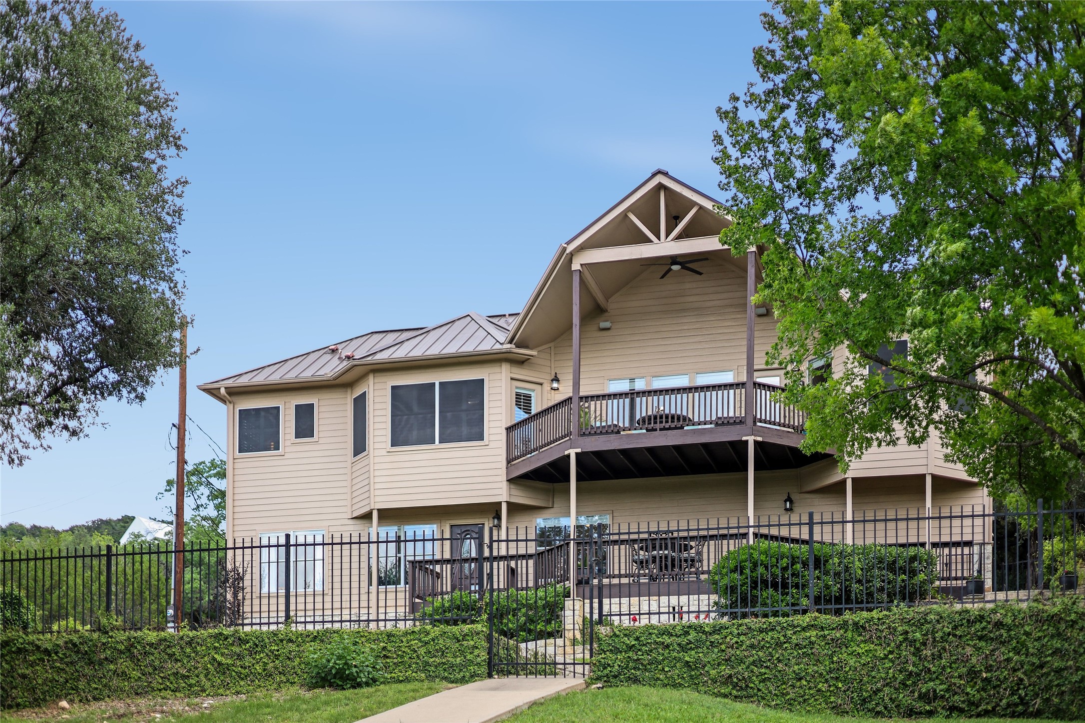 main property photo 35