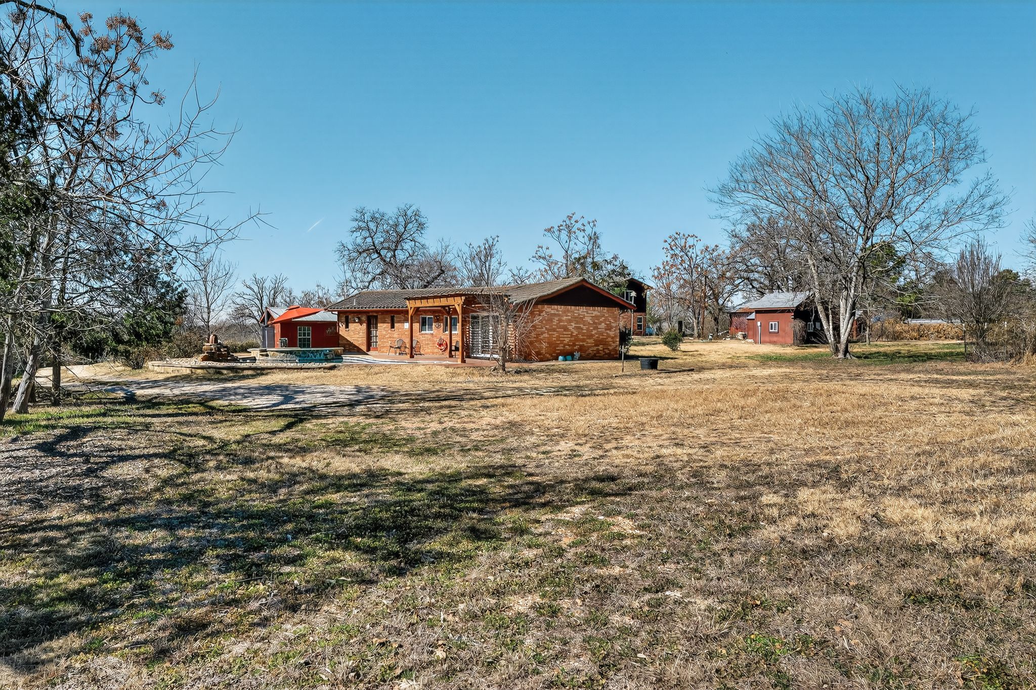 main property photo 11