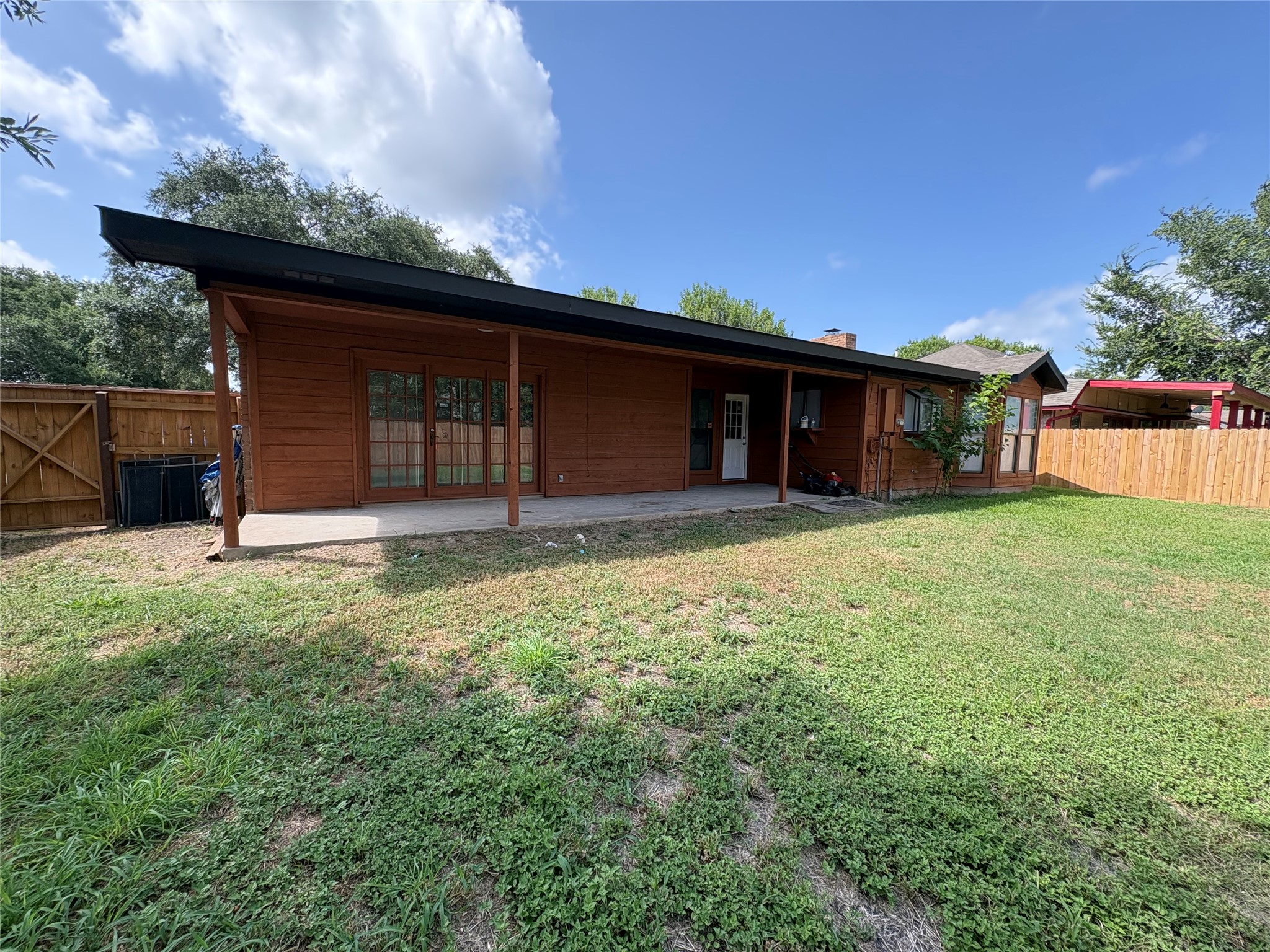main property photo 10