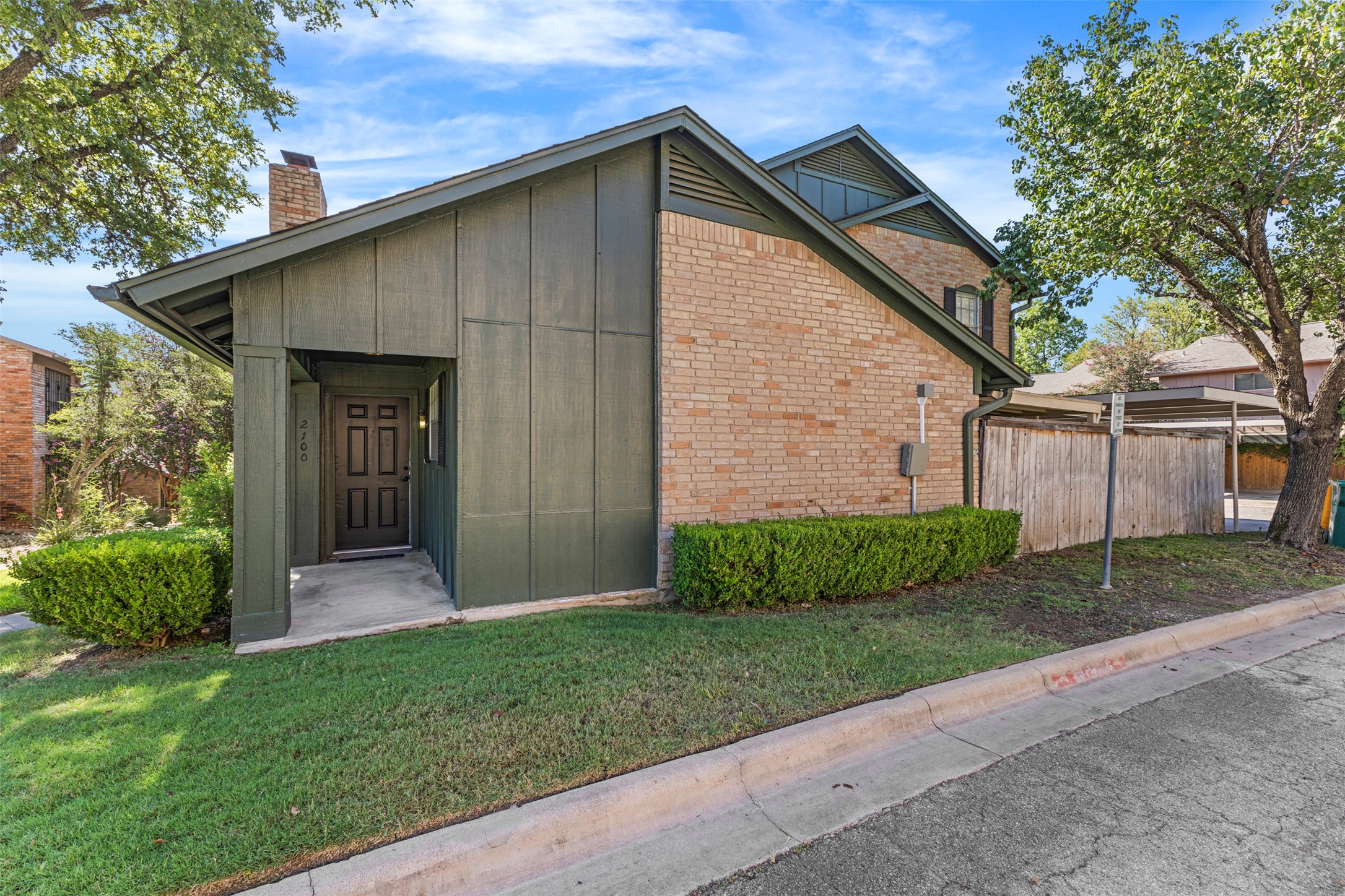 main property photo 11