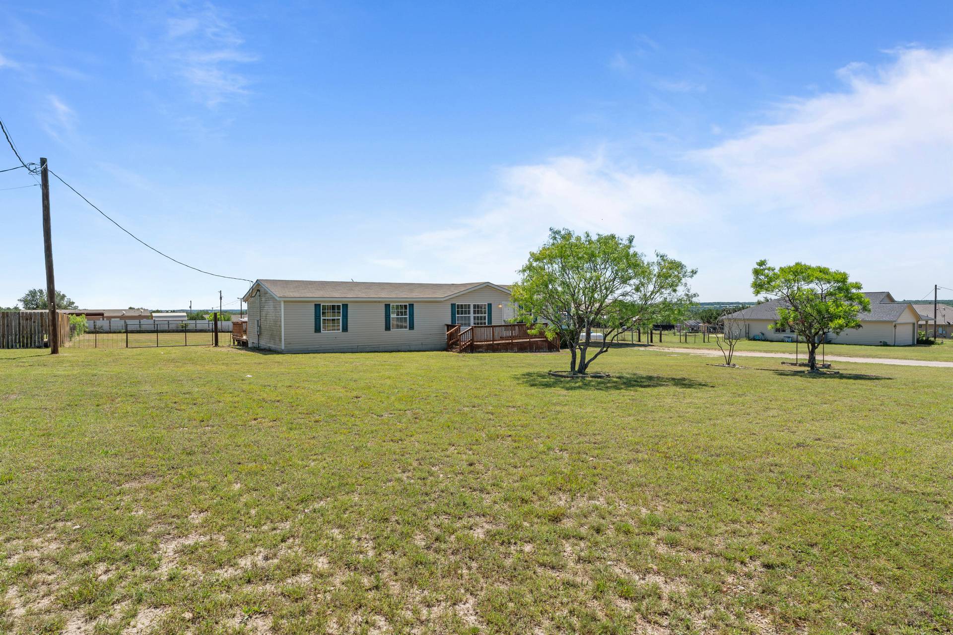 main property photo 16