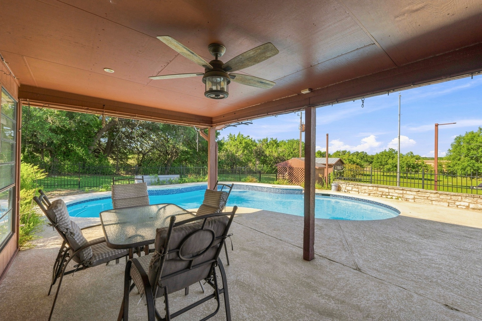 main property photo 36