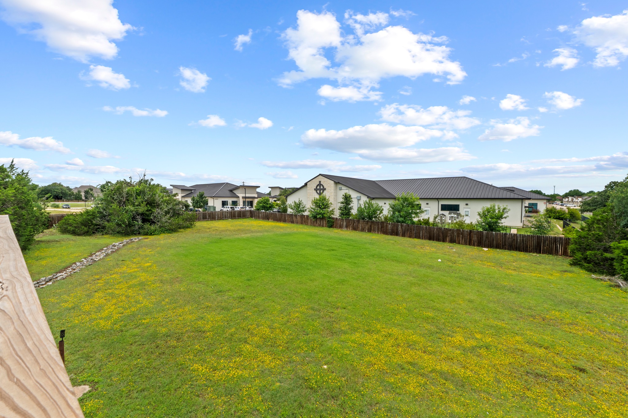 main property photo 8