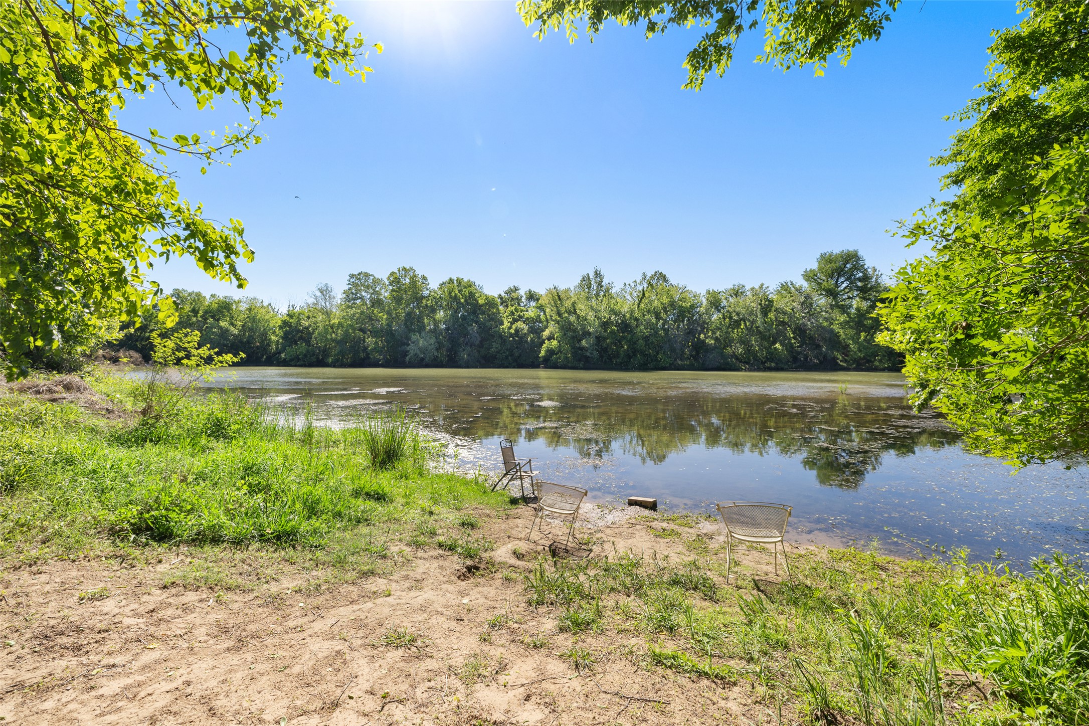 main property photo 33