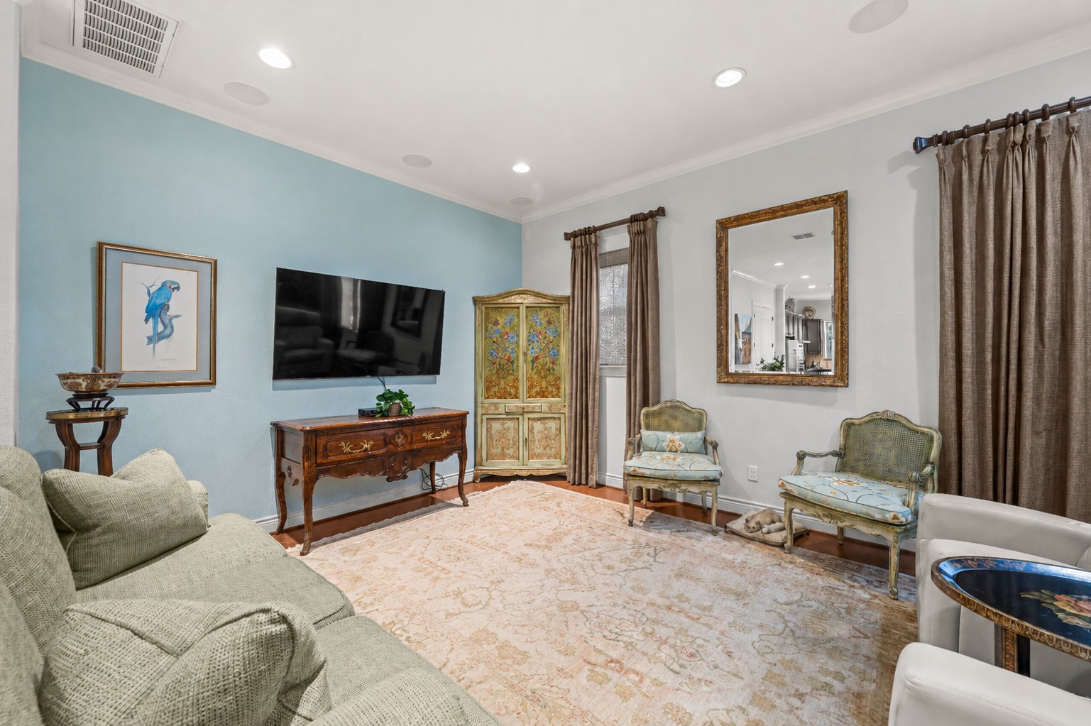 main property photo 9